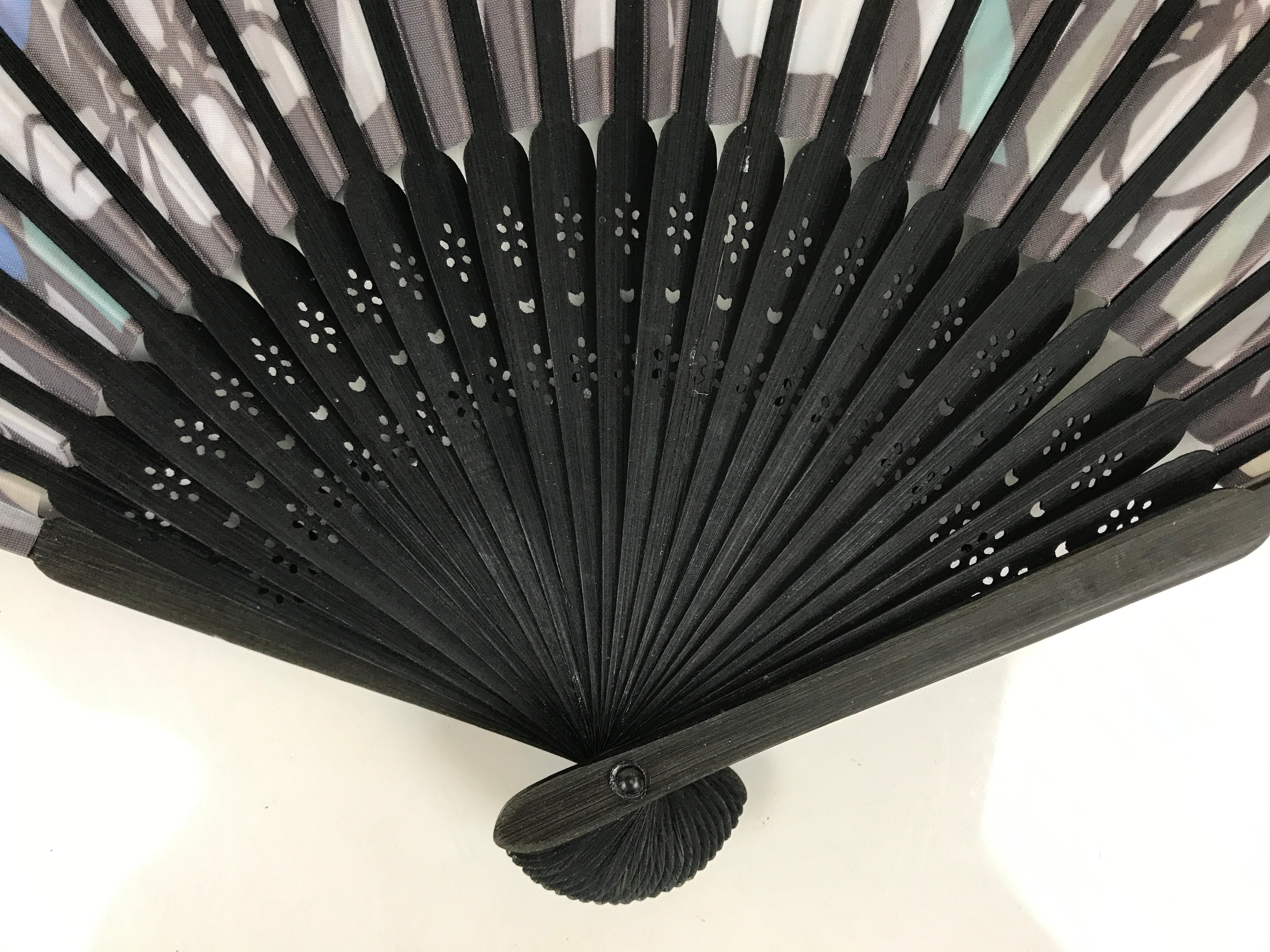 Japanese Fabric Folding Fan Sensu Vtg Black Bamboo Frame Purple Iris Flower 5D59-AD - Fan-chidorivintage.com