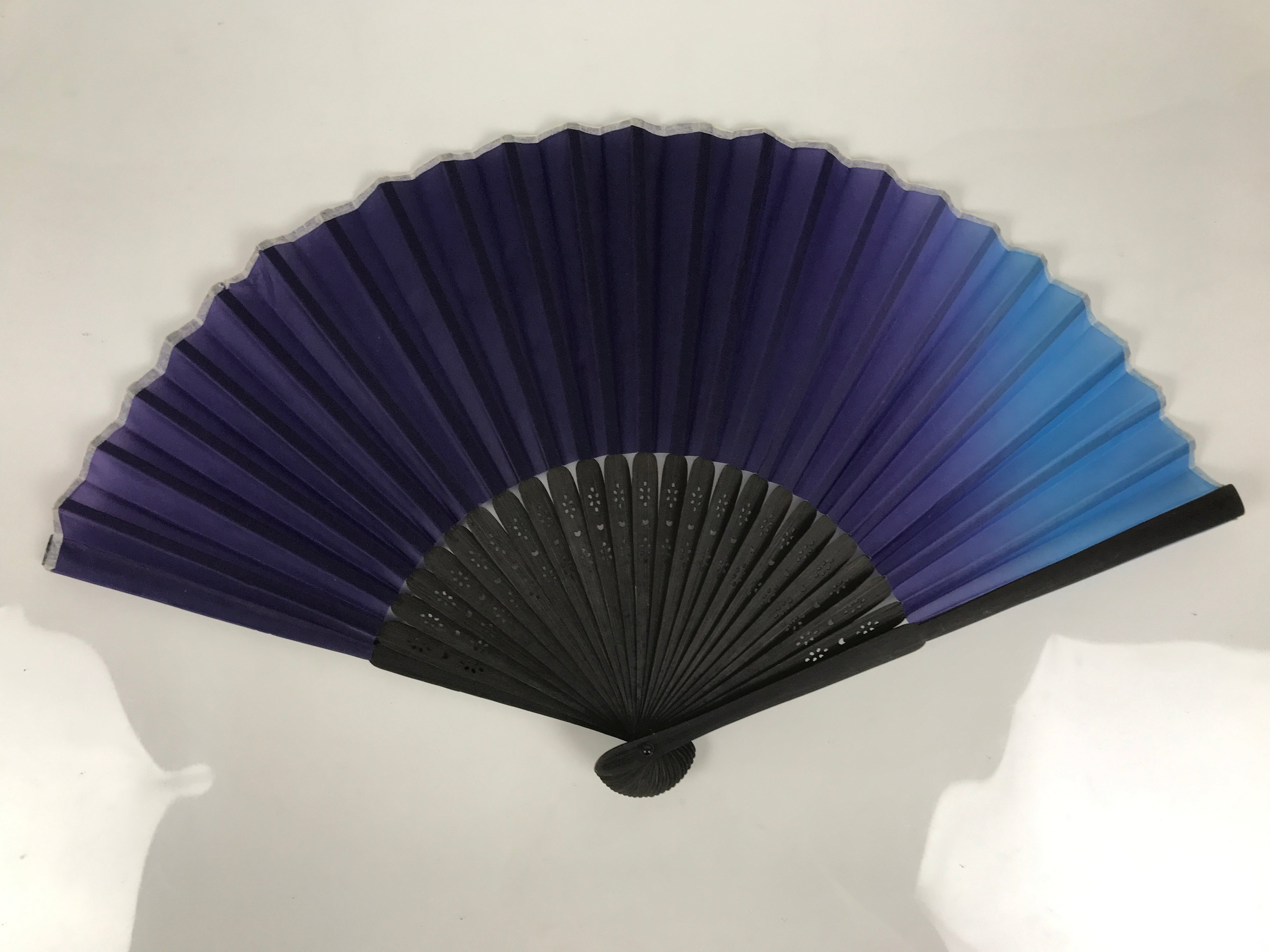 Japanese Fabric Folding Fan Sensu Vtg Bamboo Frame Purple Blue Gradient 5D62-AD - Fan-chidorivintage.com