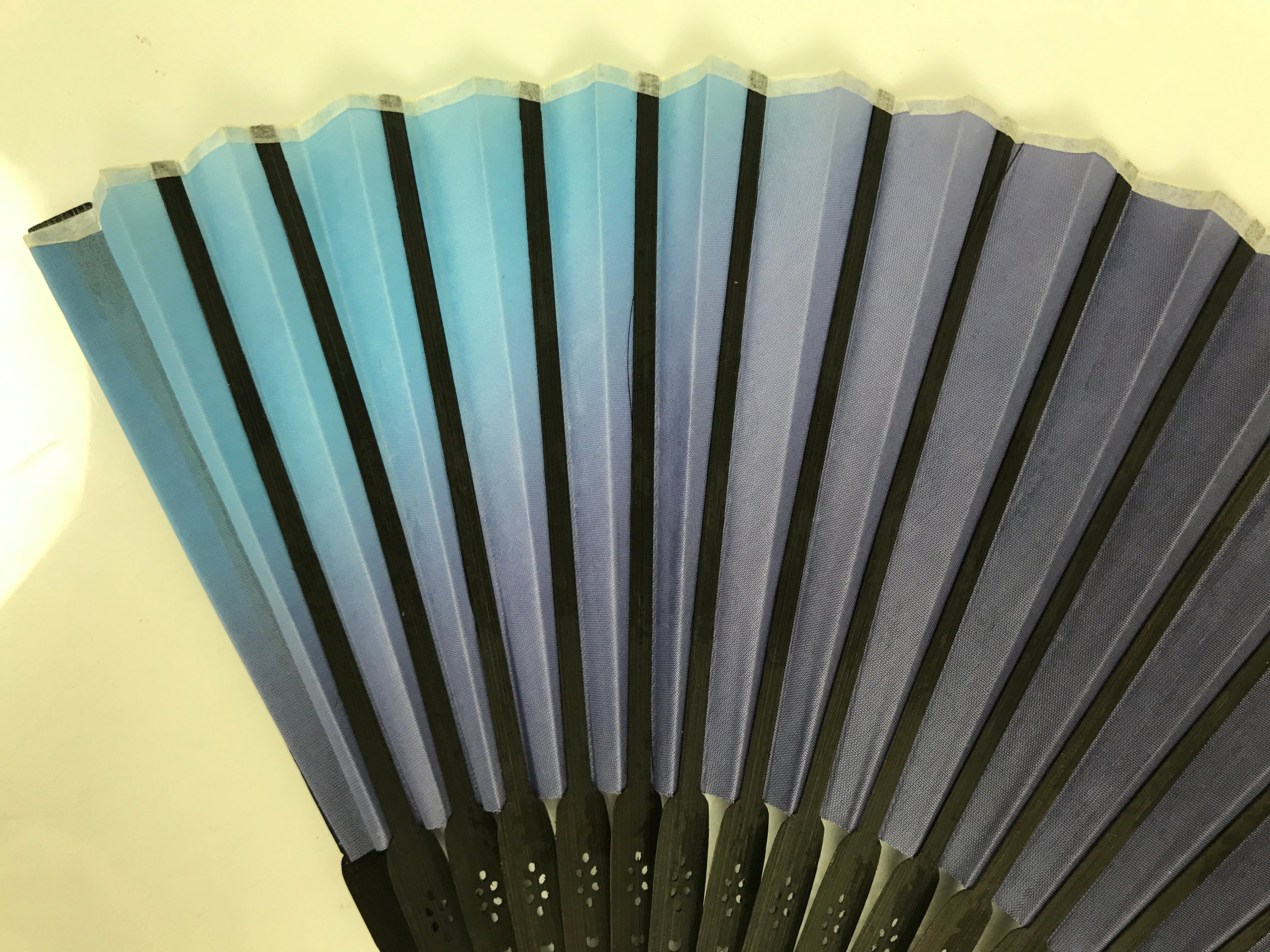 Japanese Fabric Folding Fan Sensu Vtg Bamboo Frame Purple Blue Gradient 5D62-AD - Fan-chidorivintage.com