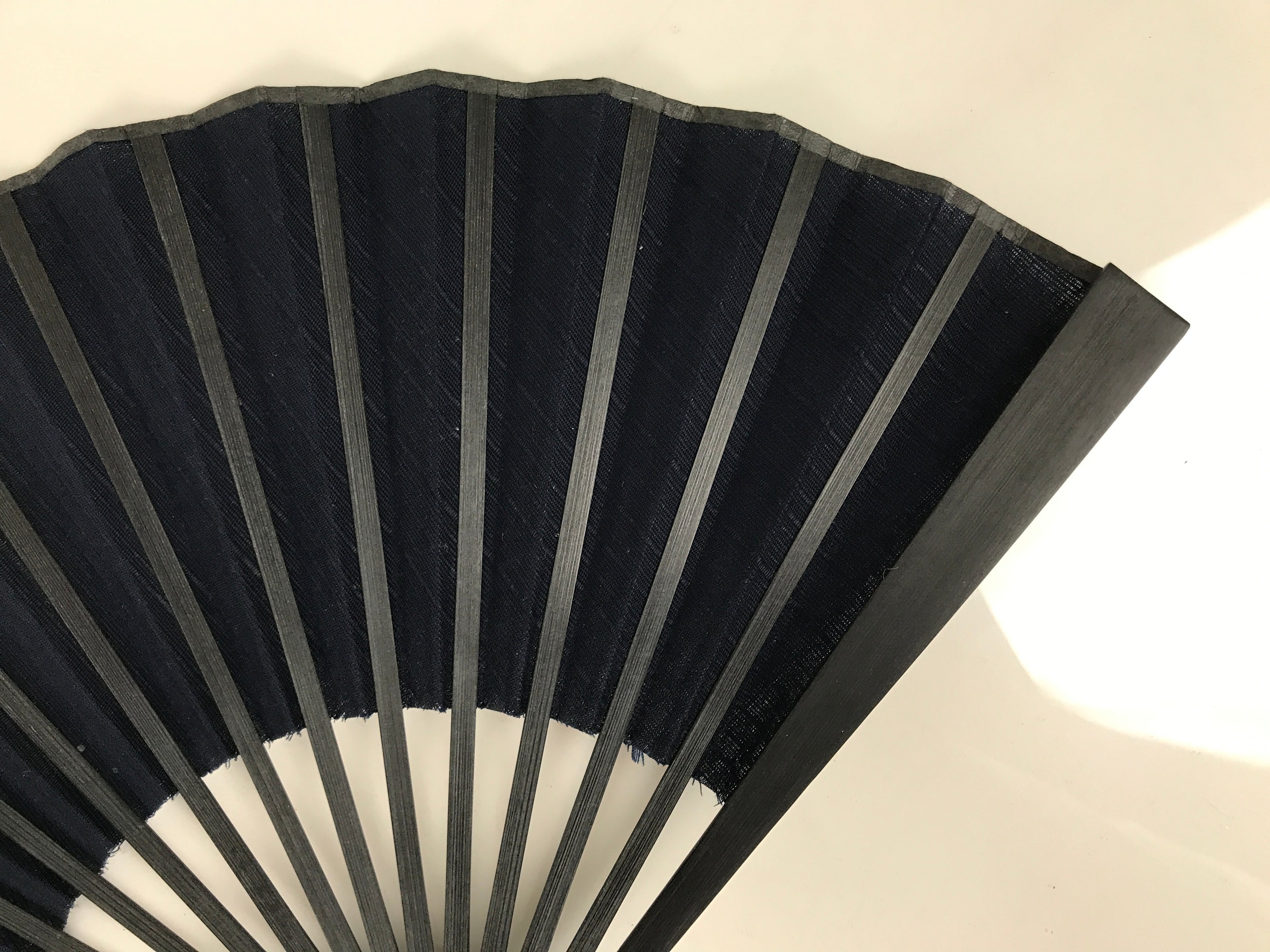 Japanese Fabric Folding Fan Sensu Vtg Black Bamboo Frame Plain Navy Blue 5D63-AD - Fan-chidorivintage.com