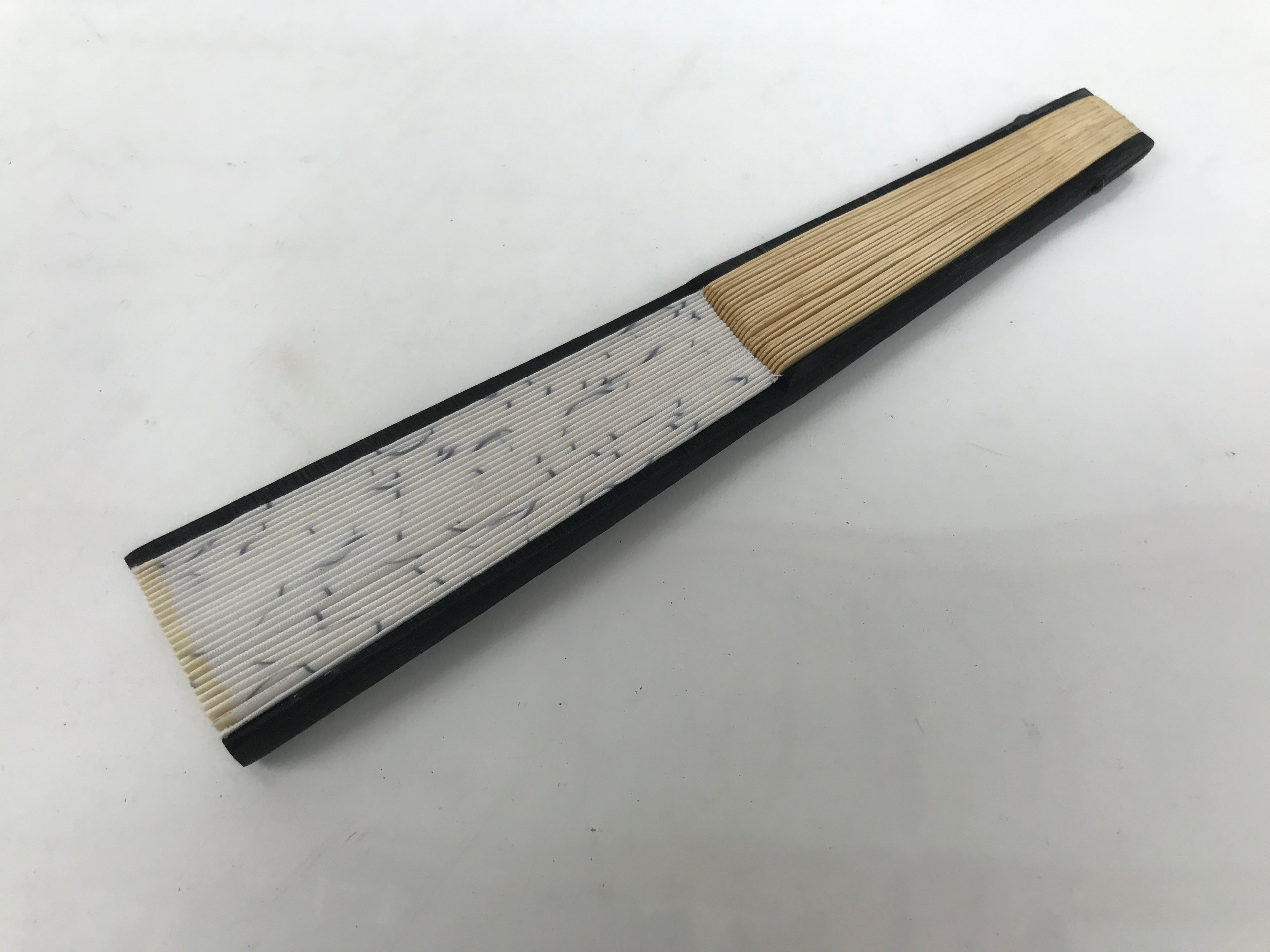 Japanese Fabric Folding Fan Sensu Vtg Bamboo Frame Hyotan Gourd White Black 5D64-AD - Fan-chidorivintage.com