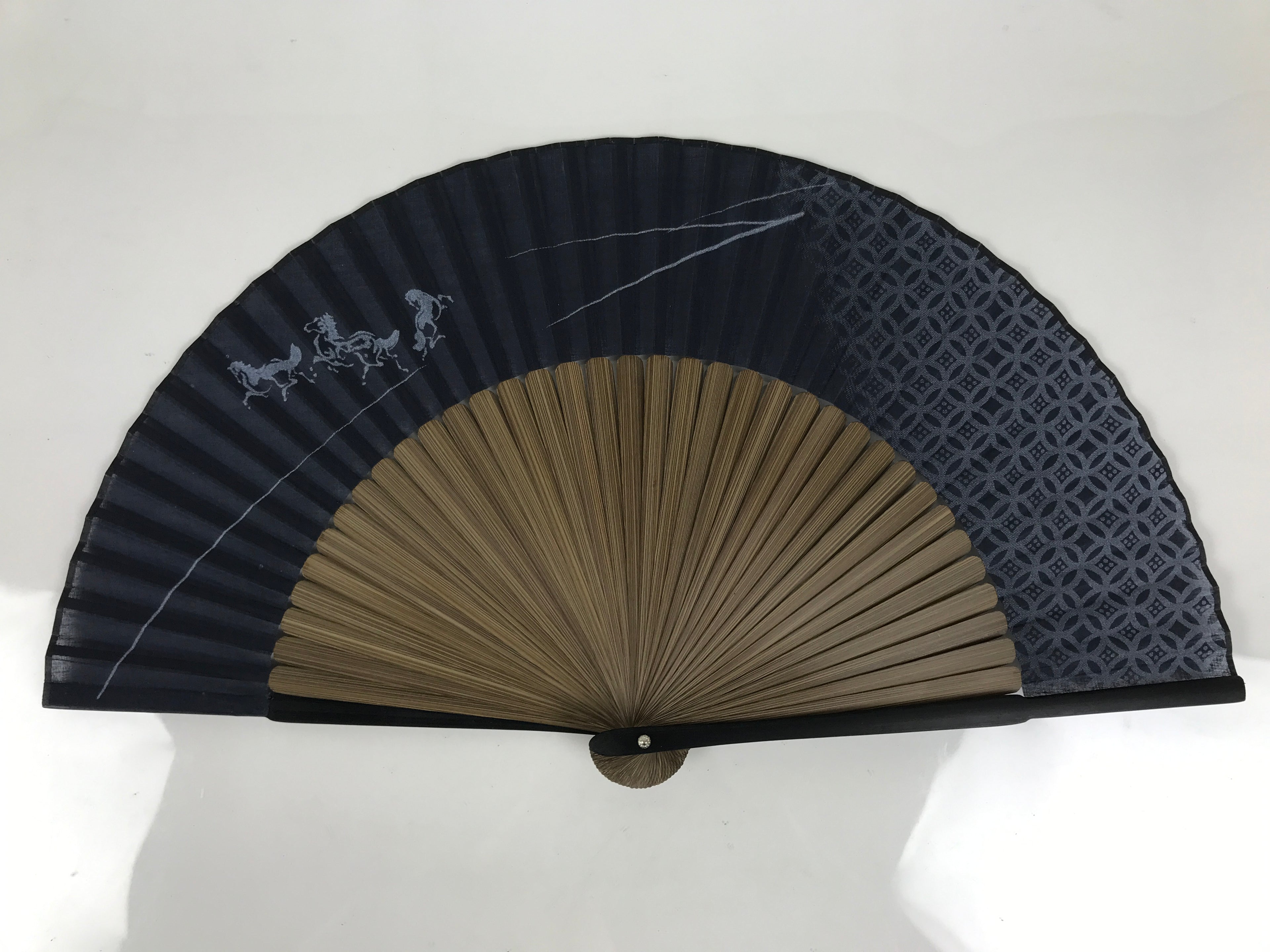 Japanese Fabric Folding Fan Sensu Vtg Bamboo Frame Blue Horse Shippo Design 5D67-AD - Fan-chidorivintage.com