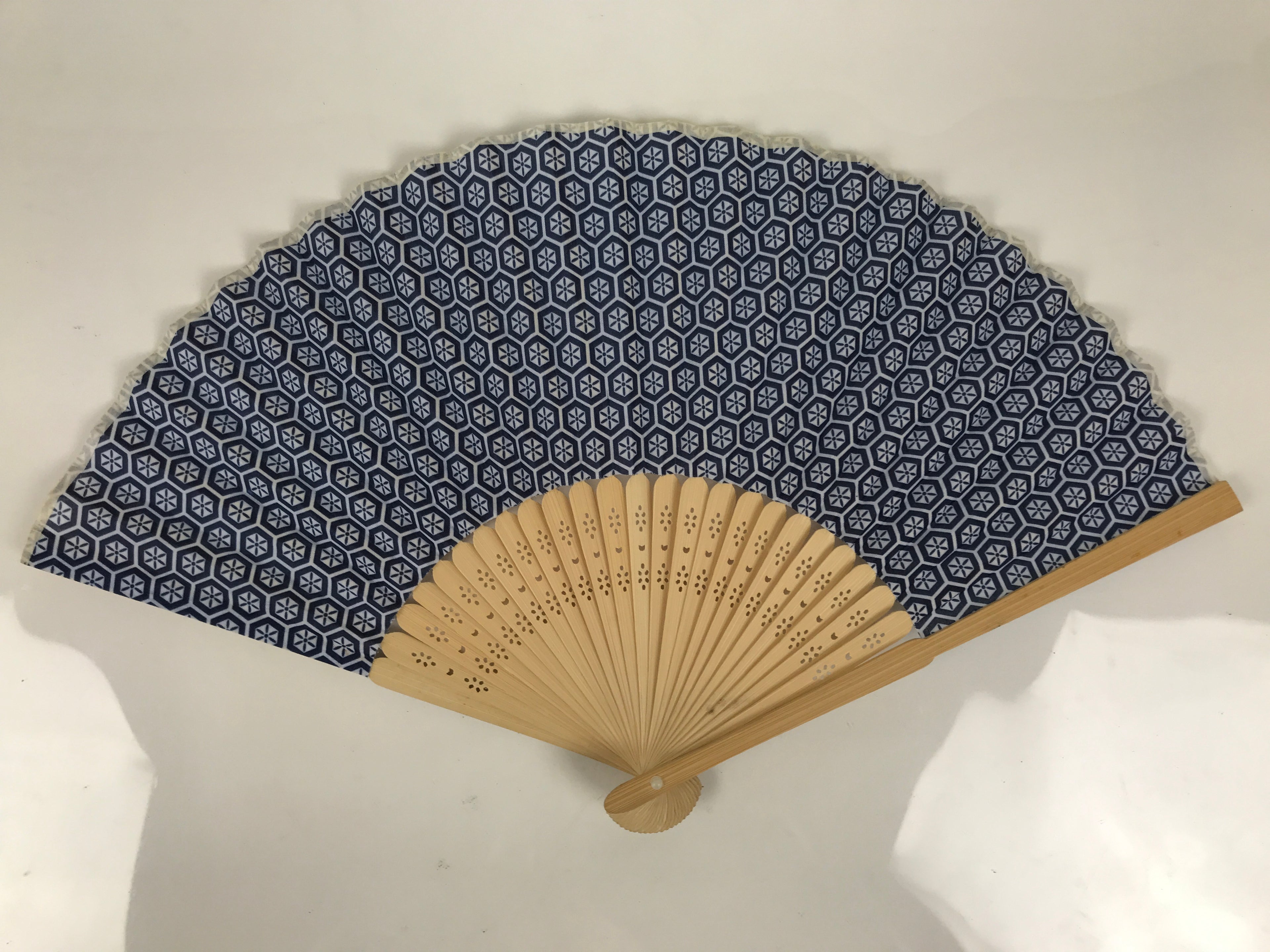 Japanese Fabric Folding Fan Sensu Vtg Bamboo Frame Kikkou Pattern Blue 5D68-AD - Fan-chidorivintage.com