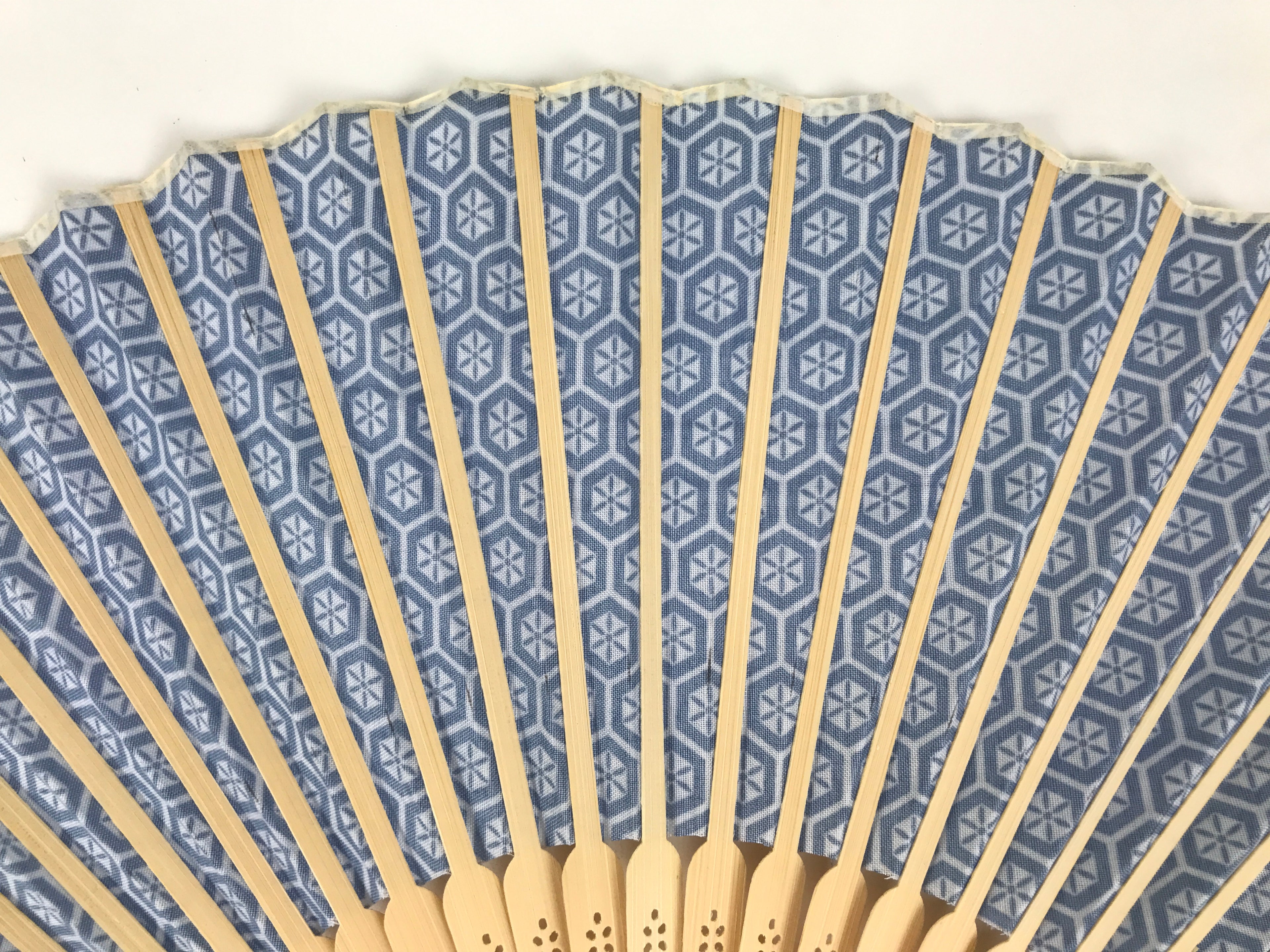 Japanese Fabric Folding Fan Sensu Vtg Bamboo Frame Kikkou Pattern Blue 5D68-AD - Fan-chidorivintage.com
