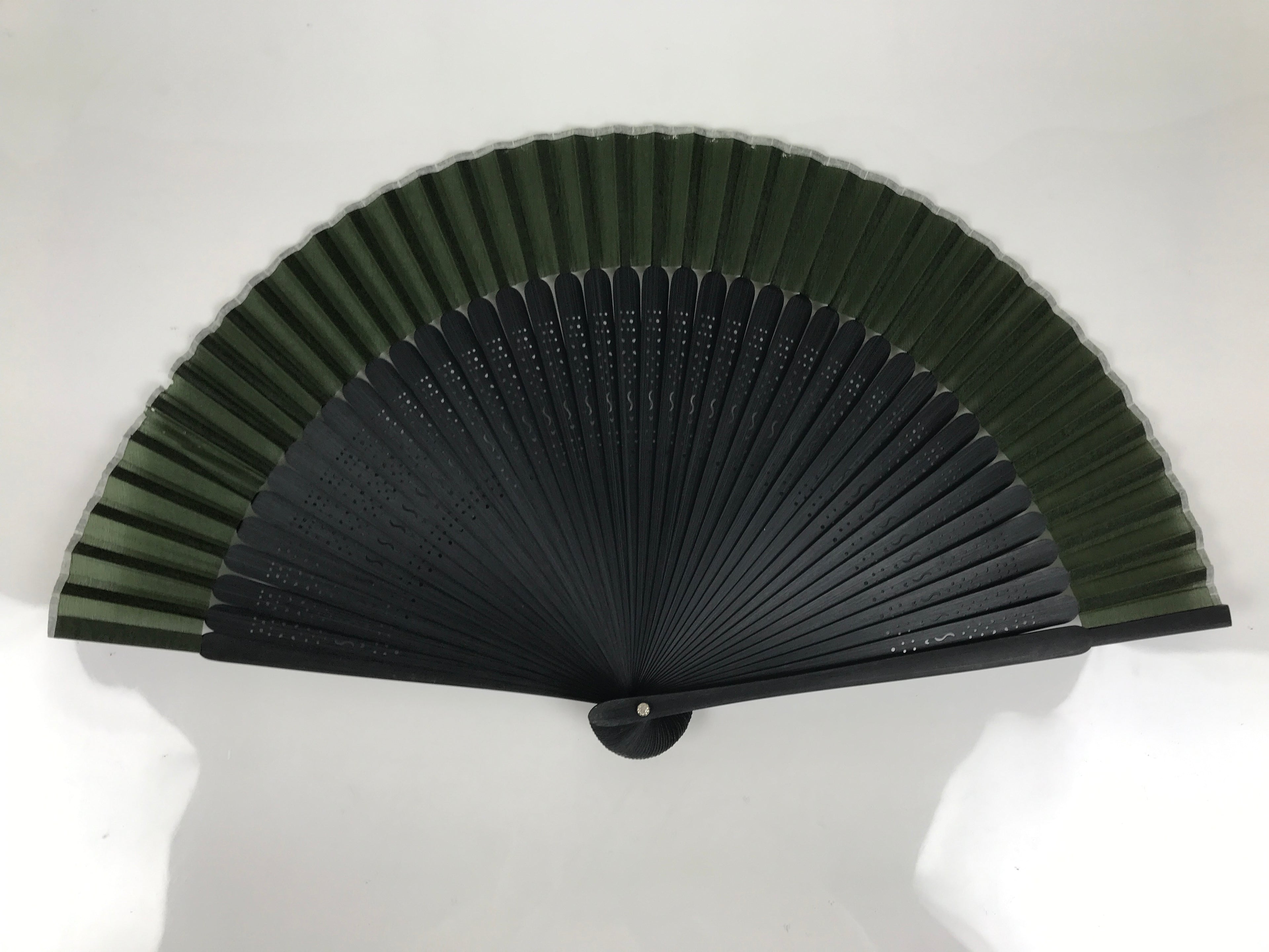 Japanese Fabric Folding Fan Sensu Vtg Bamboo Cutout Frame Solid Dark Green 5D72-AD - Fan-chidorivintage.com
