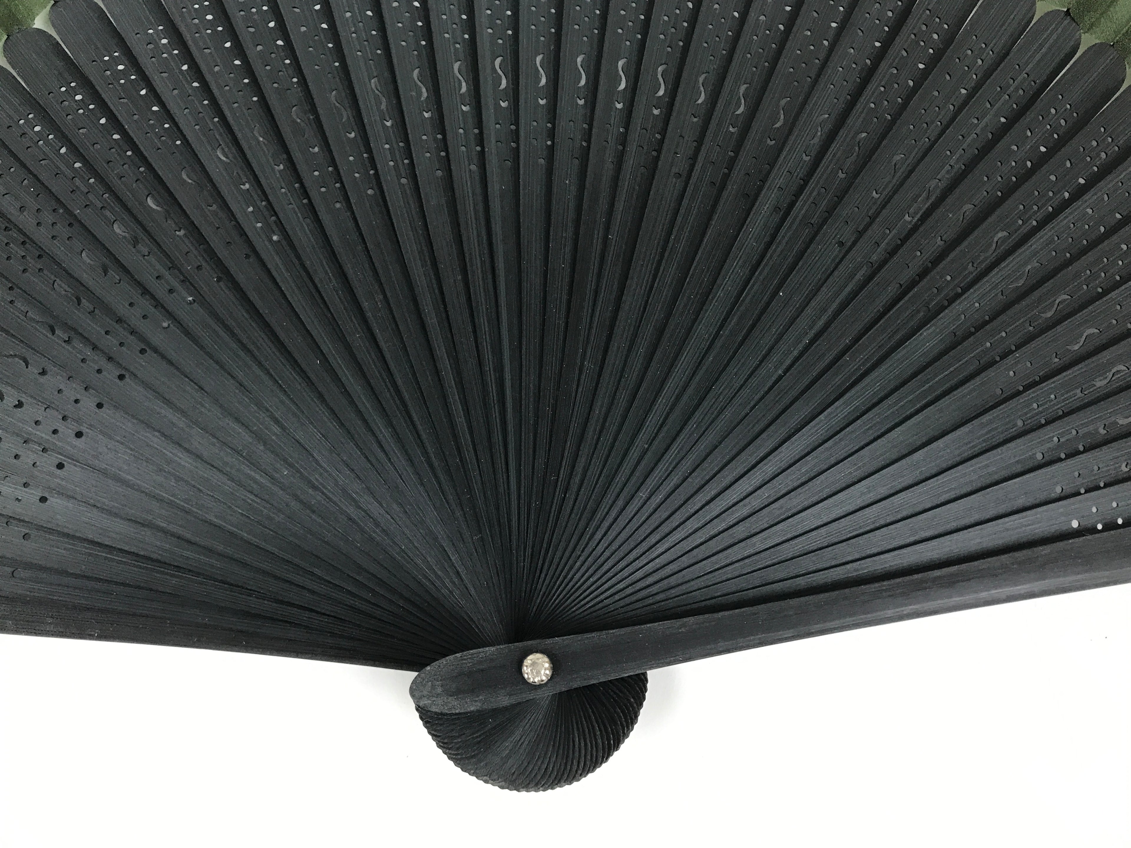 Japanese Fabric Folding Fan Sensu Vtg Bamboo Cutout Frame Solid Dark Green 5D72-AD - Fan-chidorivintage.com