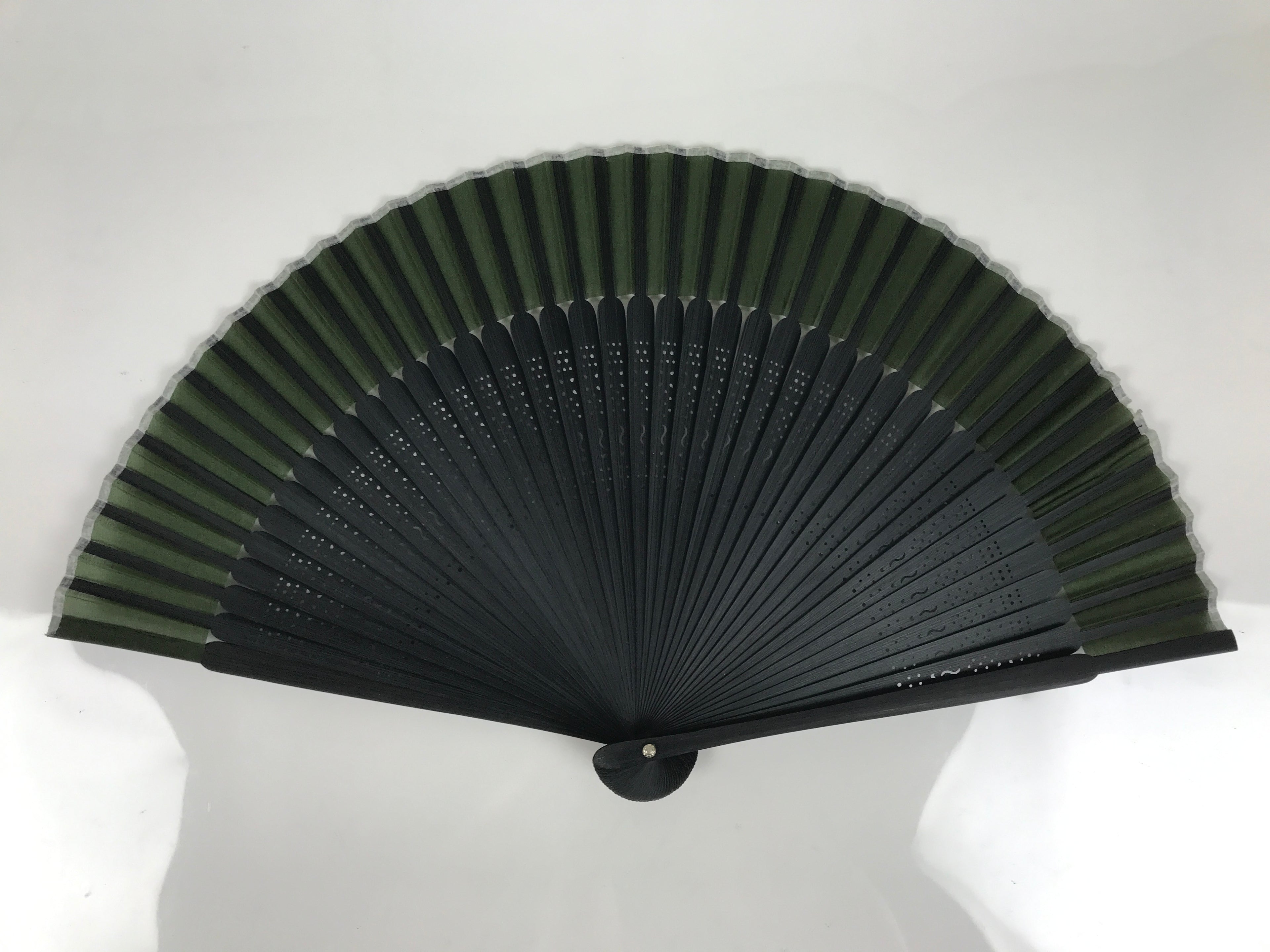 Japanese Fabric Folding Fan Sensu Vtg Bamboo Cutout Frame Solid Dark Green 5D72-AD - Fan-chidorivintage.com