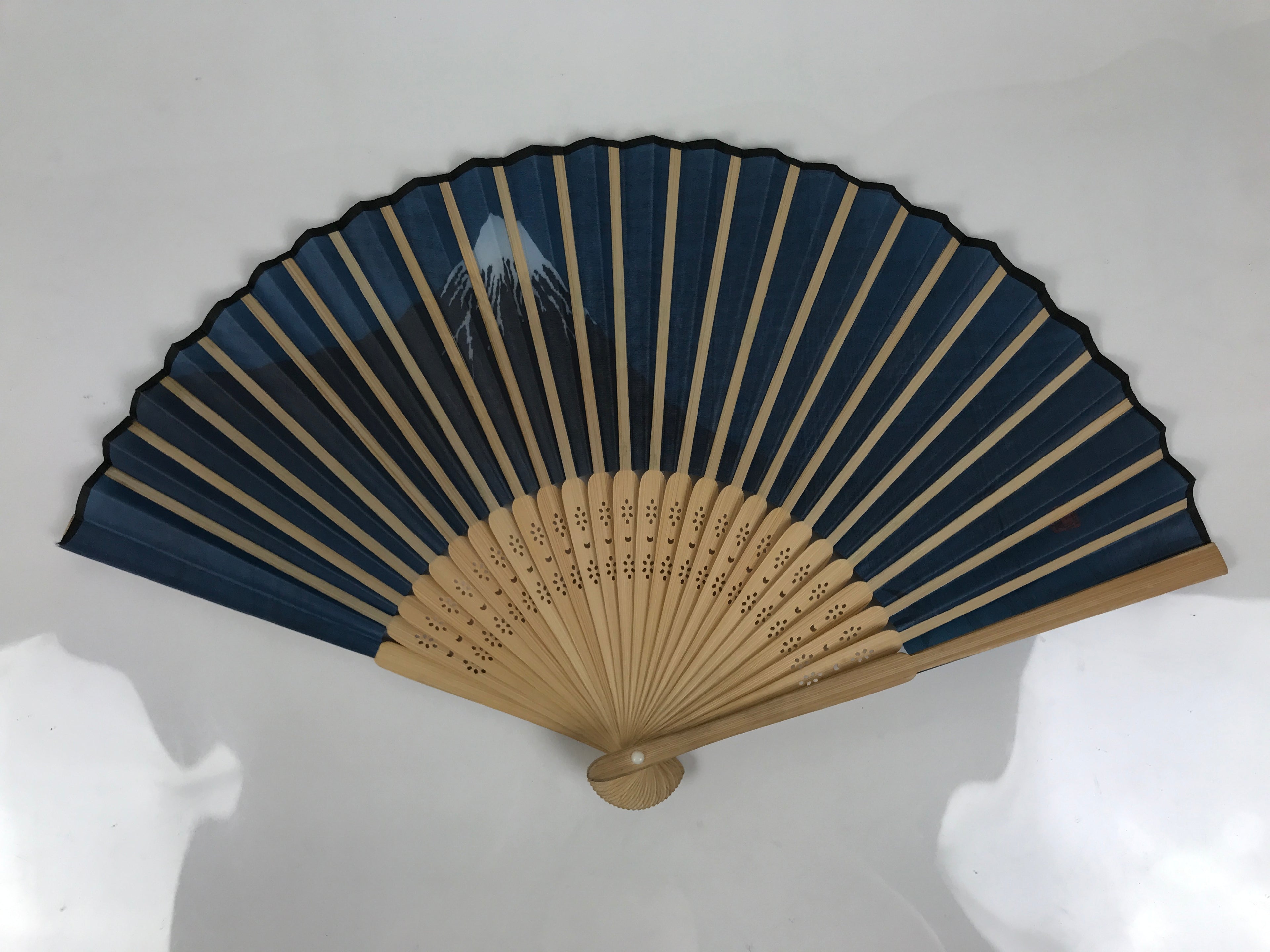 Japanese Fabric Folding Fan Sensu Vtg Bamboo Frame Mt. Fuji Blue Fujisan 5D73-AD - Fan-chidorivintage.com