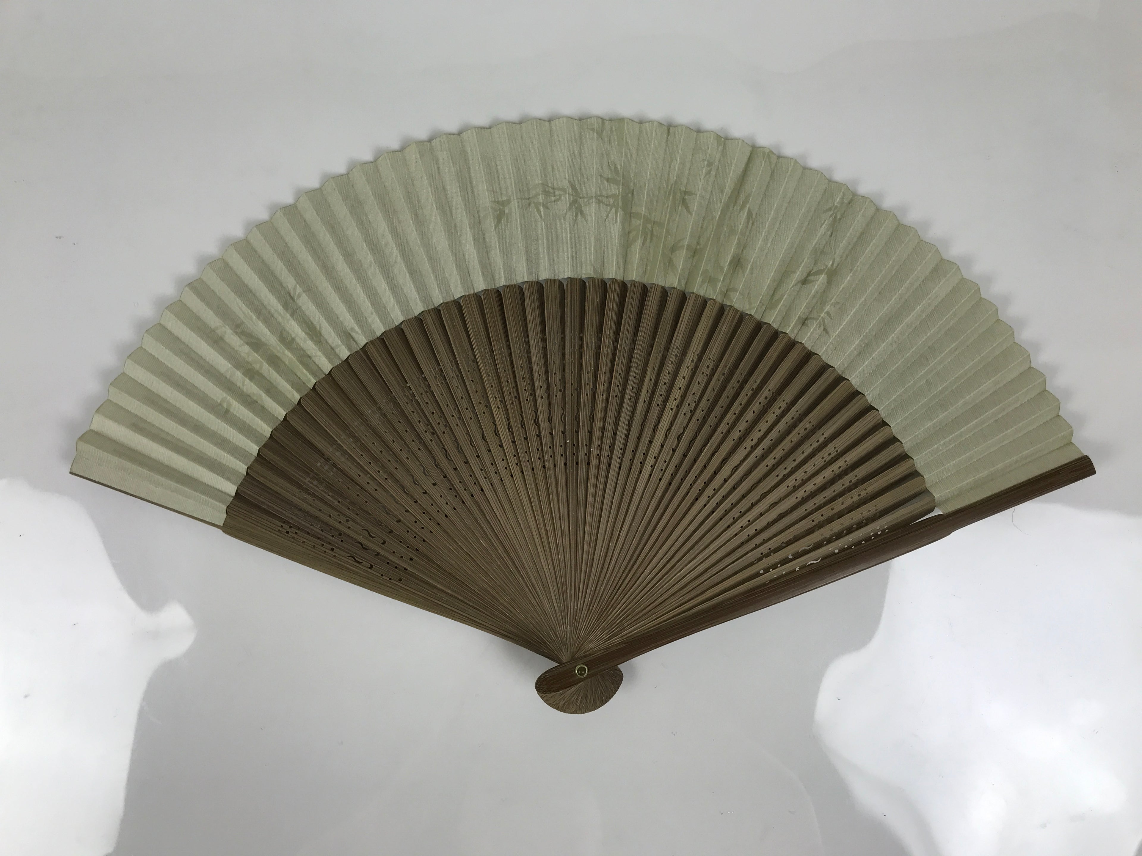 Japanese Fabric Folding Fan Vtg Sensu Bamboo Frame Green Take Leaves Brown 5D78-AD - Fan-chidorivintage.com