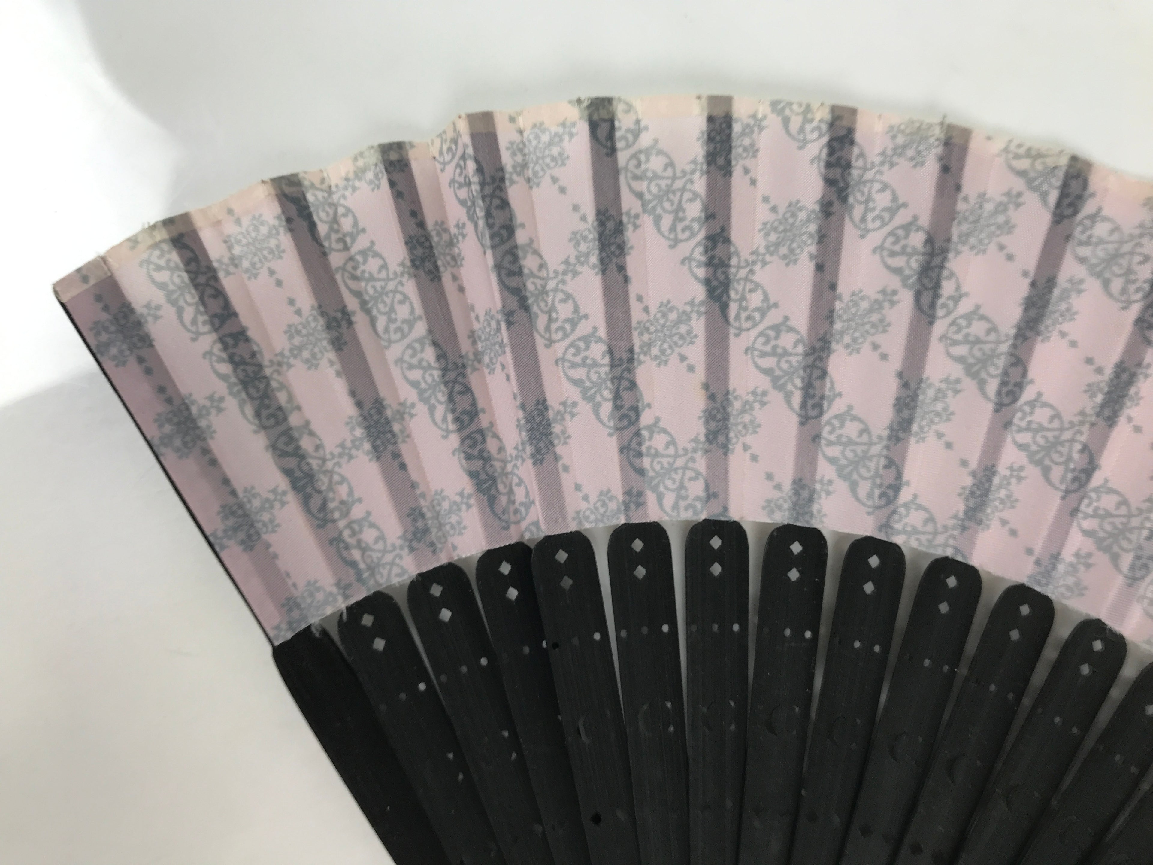 Japanese Fabric Folding Fan Vtg Sensu Black Bamboo Frame Pink Fancy Design 5D79-AD - Fan-chidorivintage.com