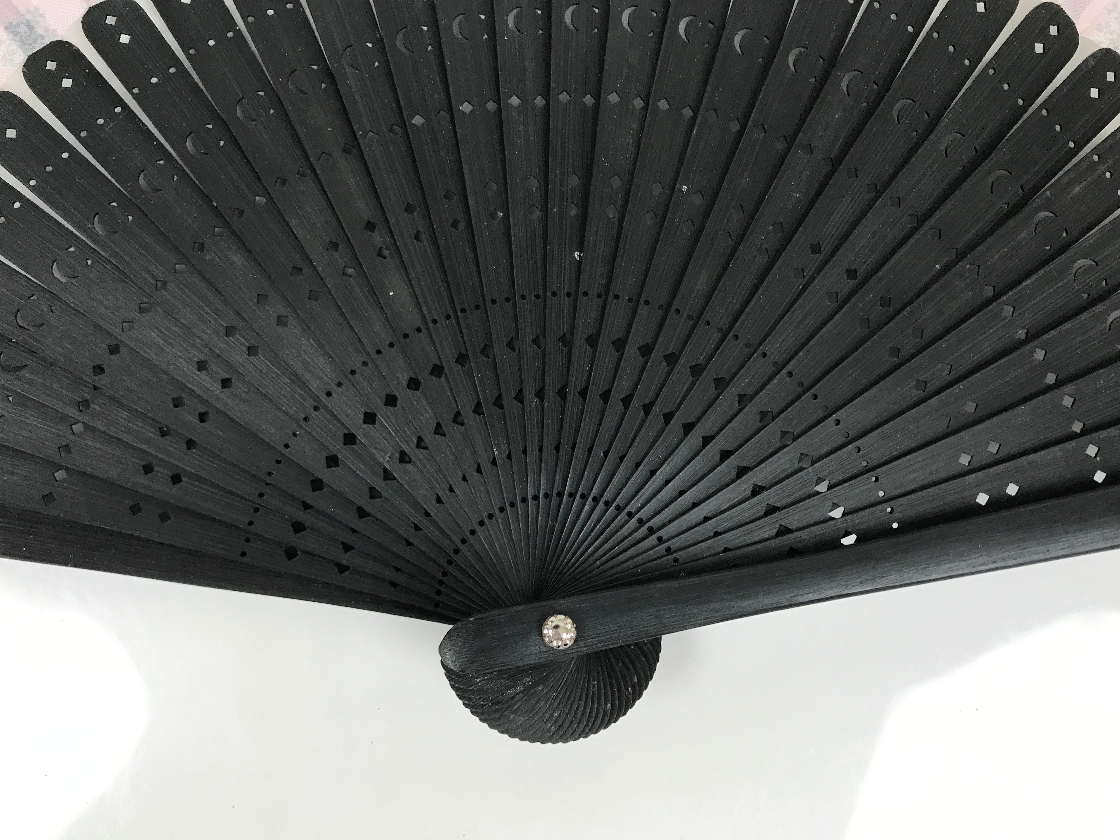 Japanese Fabric Folding Fan Vtg Sensu Black Bamboo Frame Pink Fancy Design 5D79-AD - Fan-chidorivintage.com