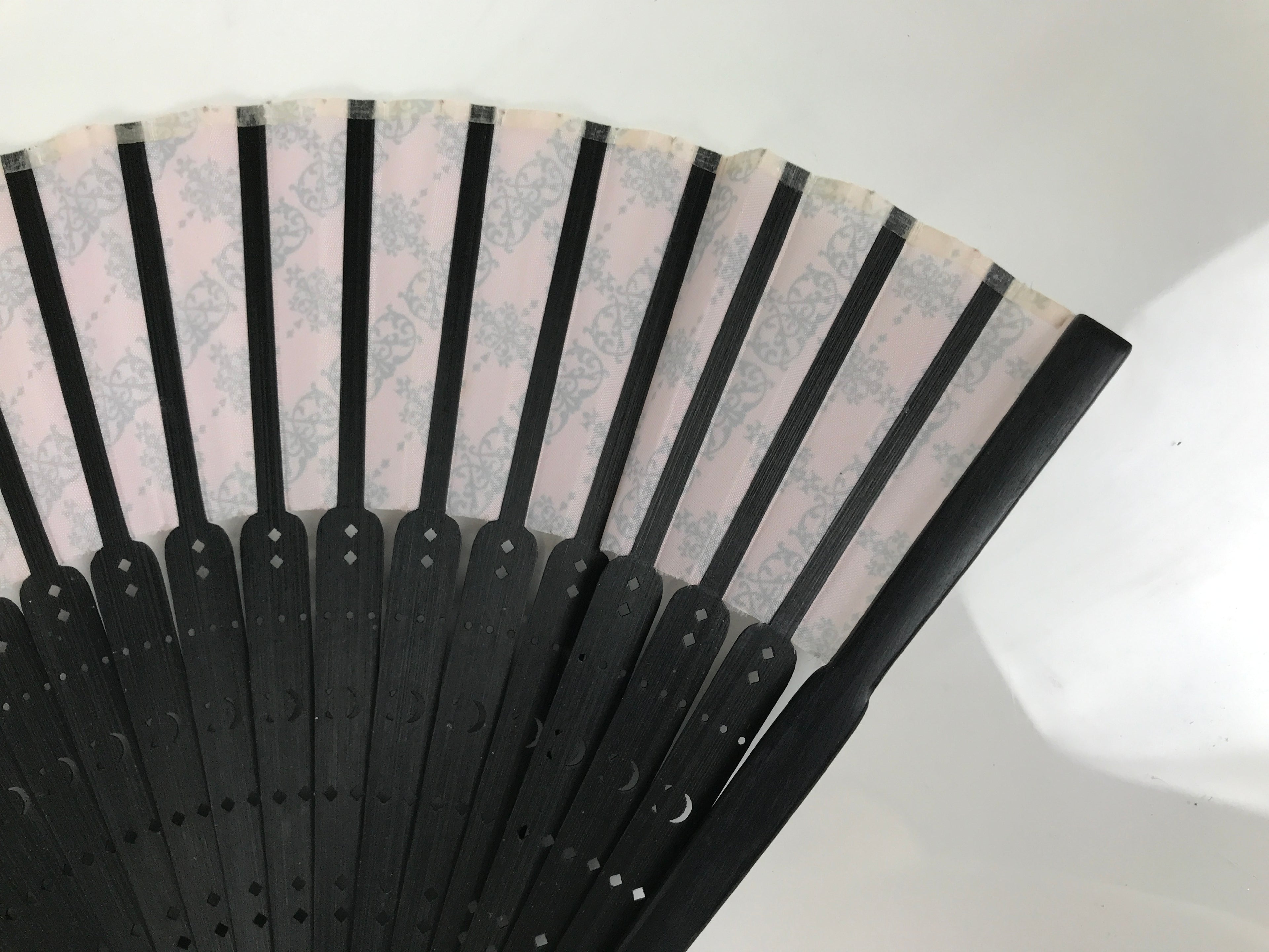 Japanese Fabric Folding Fan Vtg Sensu Black Bamboo Frame Pink Fancy Design 5D79-AD - Fan-chidorivintage.com