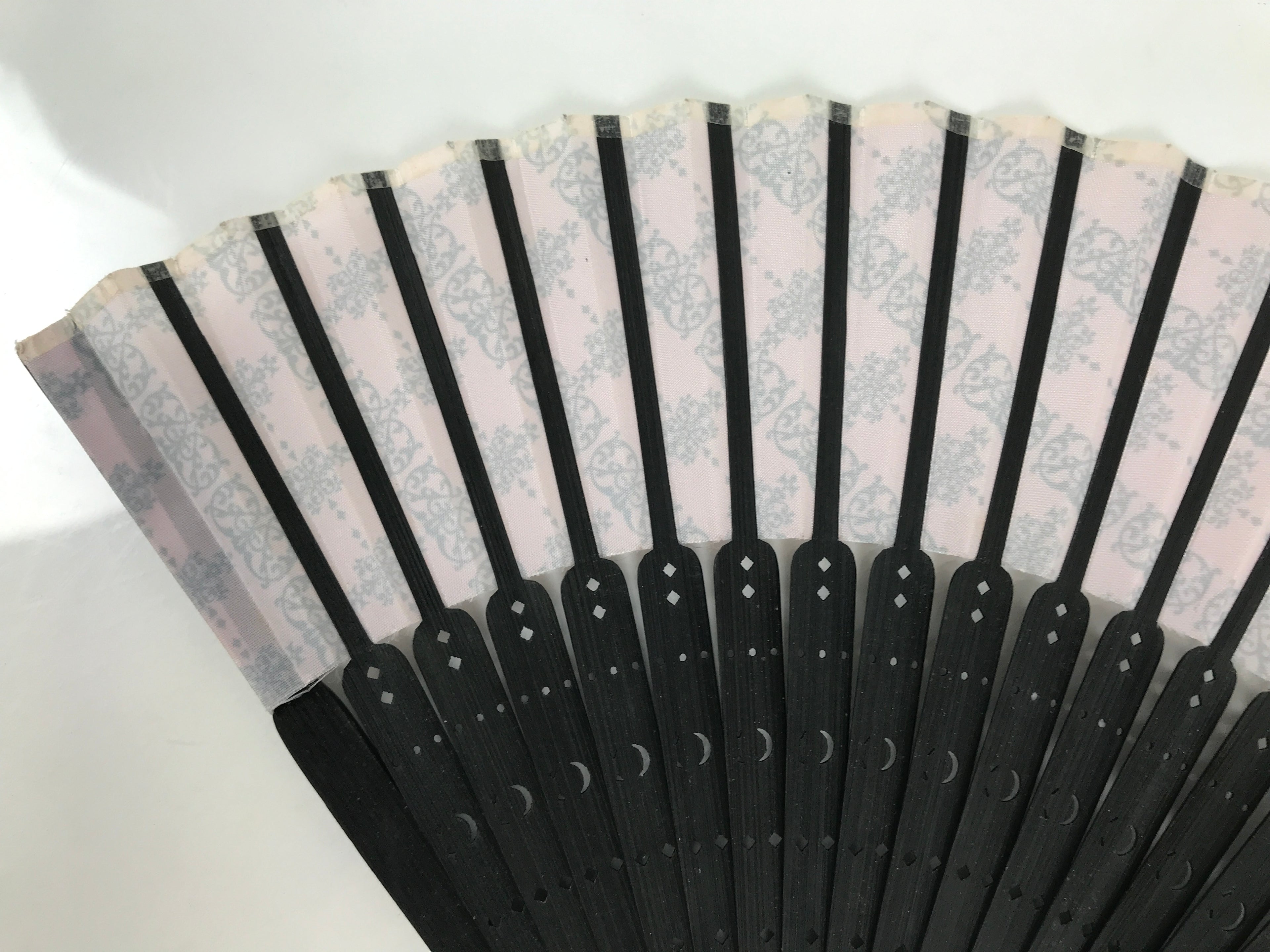 Japanese Fabric Folding Fan Vtg Sensu Black Bamboo Frame Pink Fancy Design 5D79-AD - Fan-chidorivintage.com