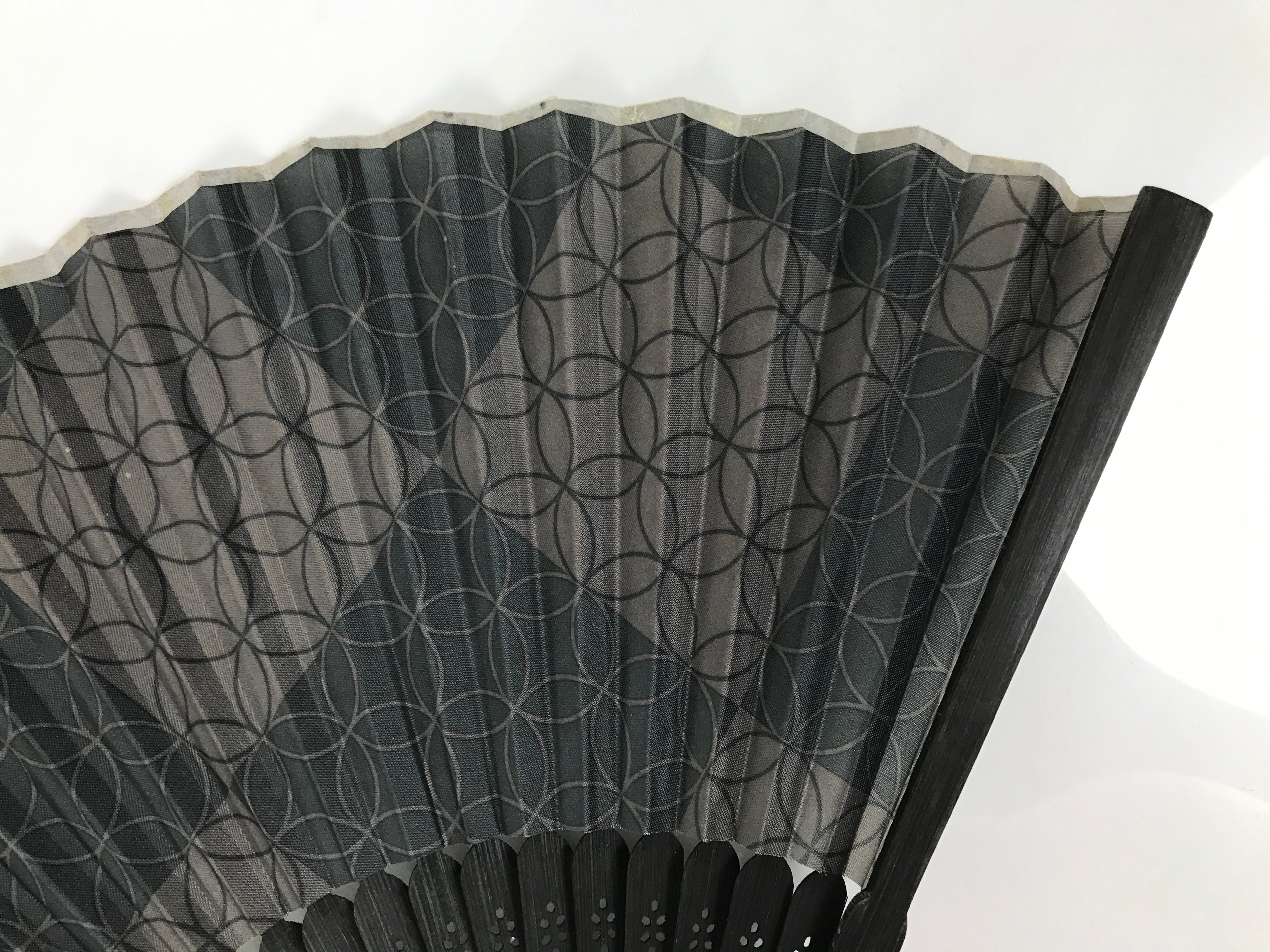 Japanese Fabric Folding Fan Vtg Sensu Bamboo Frame Black Shippo Pattern 5D82-AD - Fan-chidorivintage.com