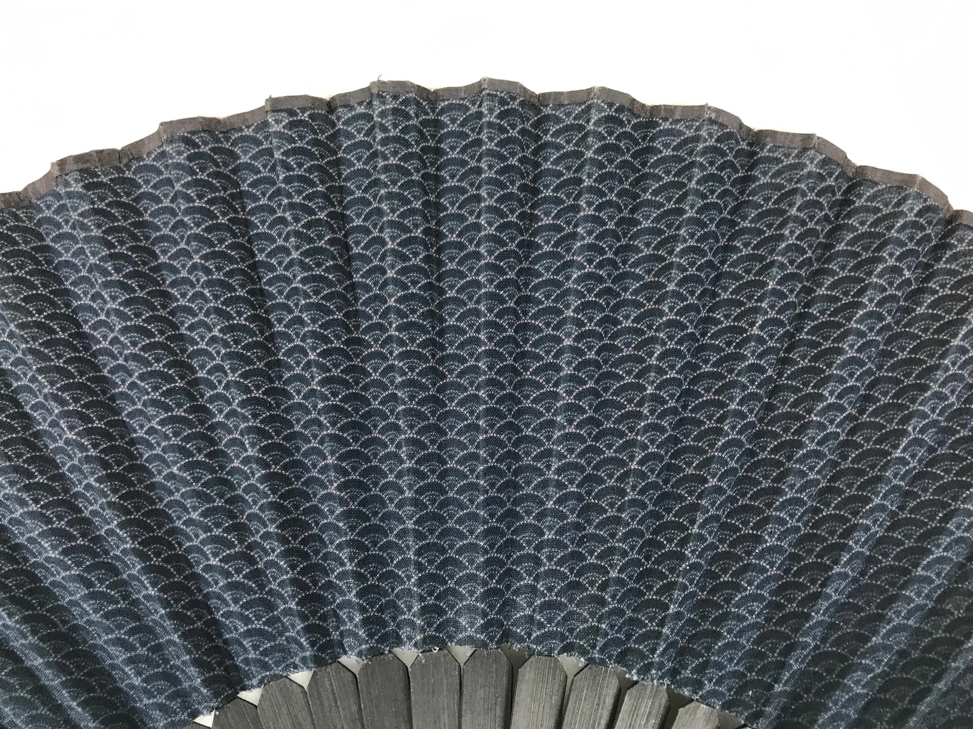 Japanese Fabric Folding Fan Vtg Sensu Bamboo Frame Blue Seigaiha Pattern 5D86-AD - Fan-chidorivintage.com