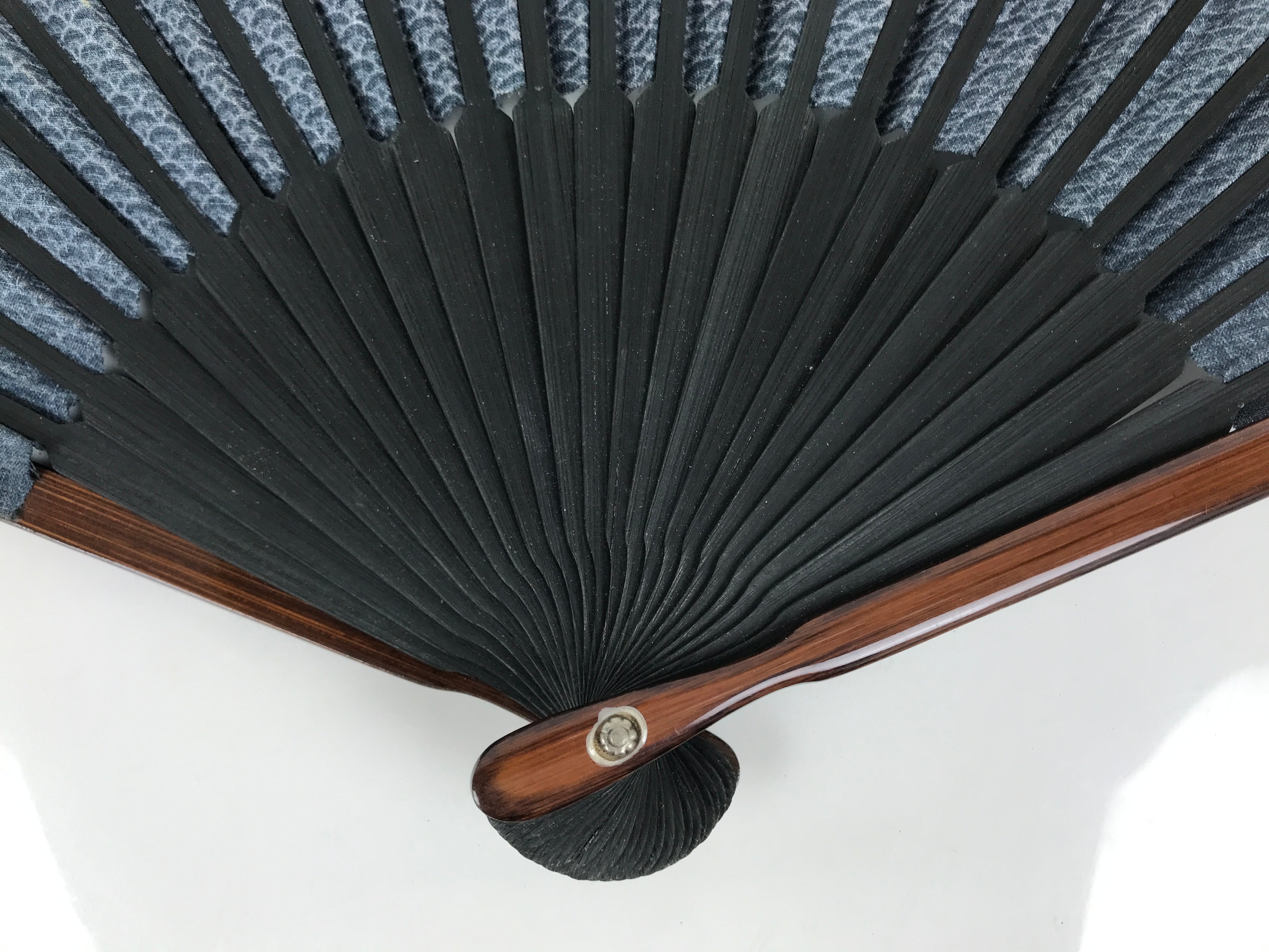Japanese Fabric Folding Fan Vtg Sensu Bamboo Frame Blue Seigaiha Pattern 5D86-AD - Fan-chidorivintage.com