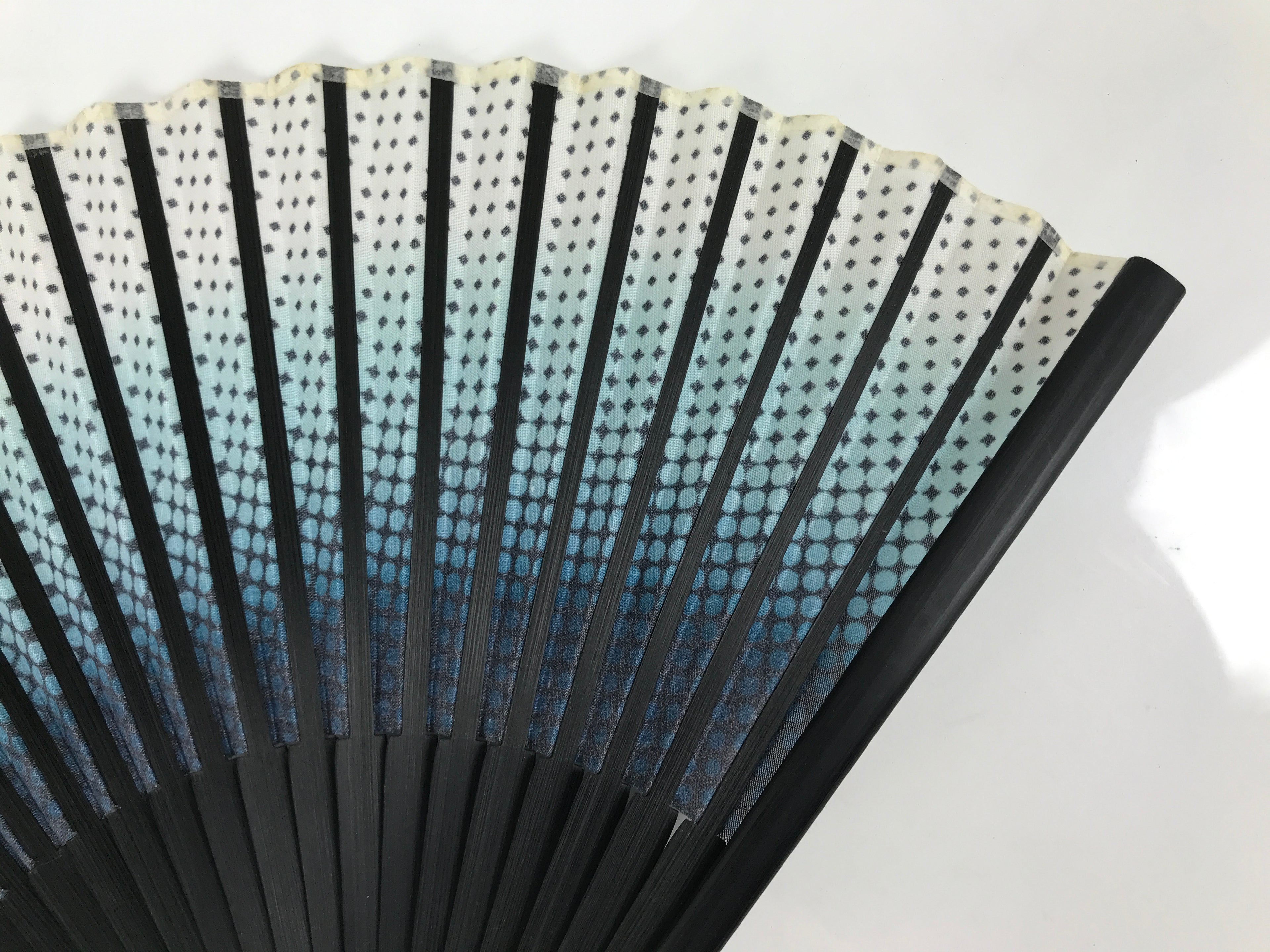 Japanese Fabric Folding Fan Vtg Sensu Bamboo Frame Blue White Dot Diamond 5D90-AD - Fan-chidorivintage.com