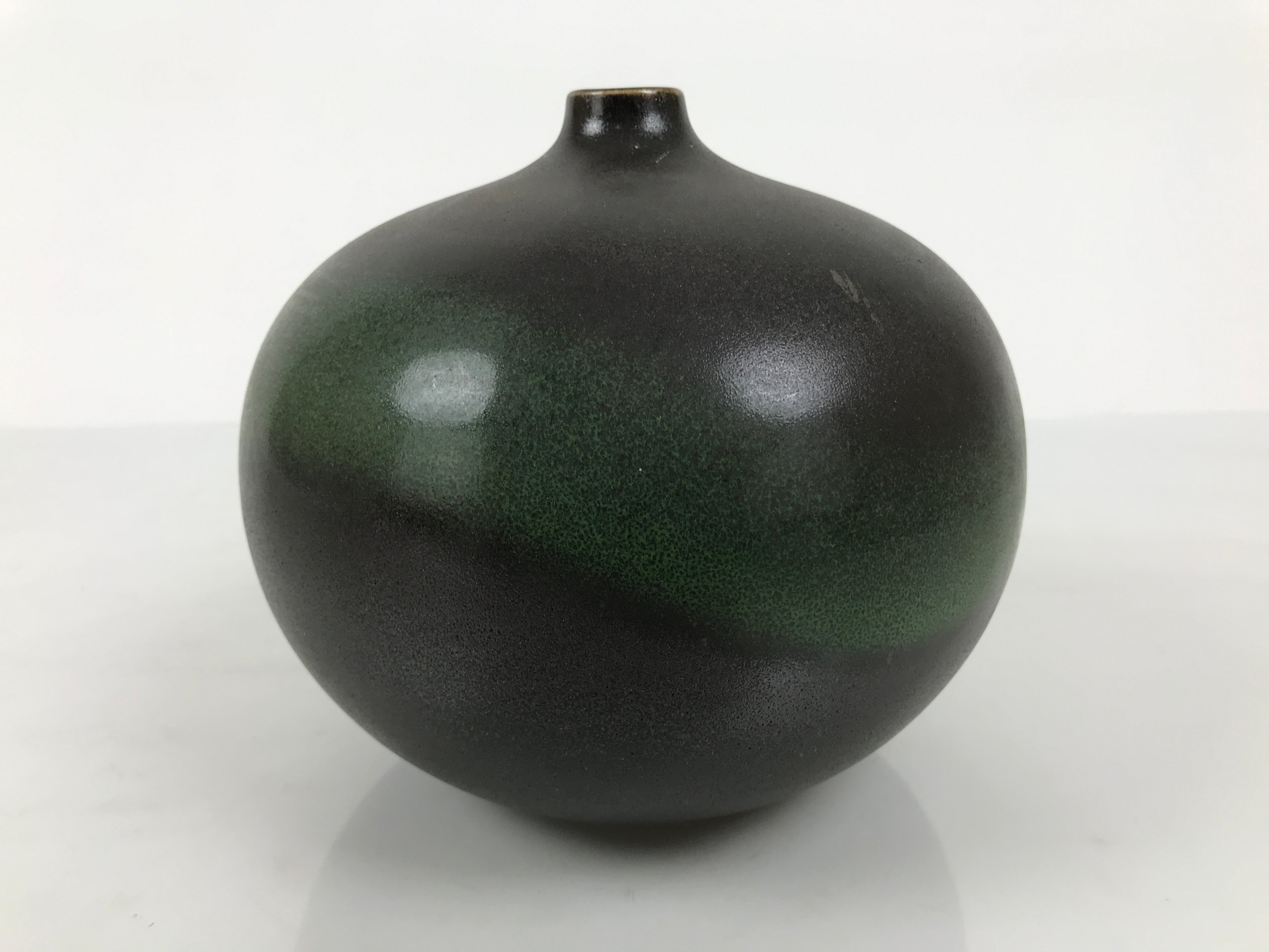 Japanese Ceramic Flower Vase Vtg Ikebana Kabin Round Ball Green Dark Brown FK241-KT - Vase-chidorivintage.com