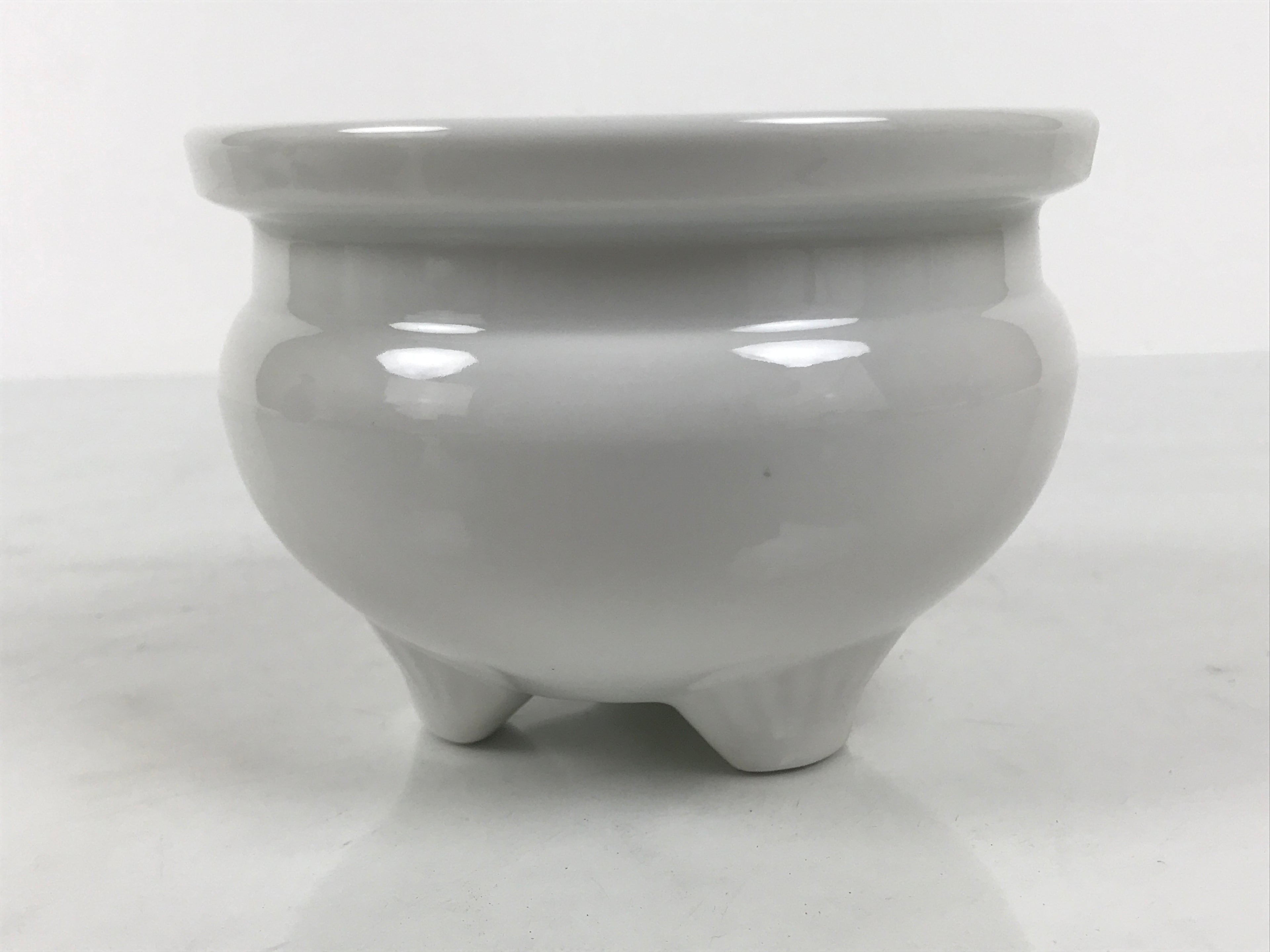 Japanese Buddhist Altar Porcelain Incense Burner Koro Vtg Simple White BA928-OT - Buddhist-chidorivintage.com