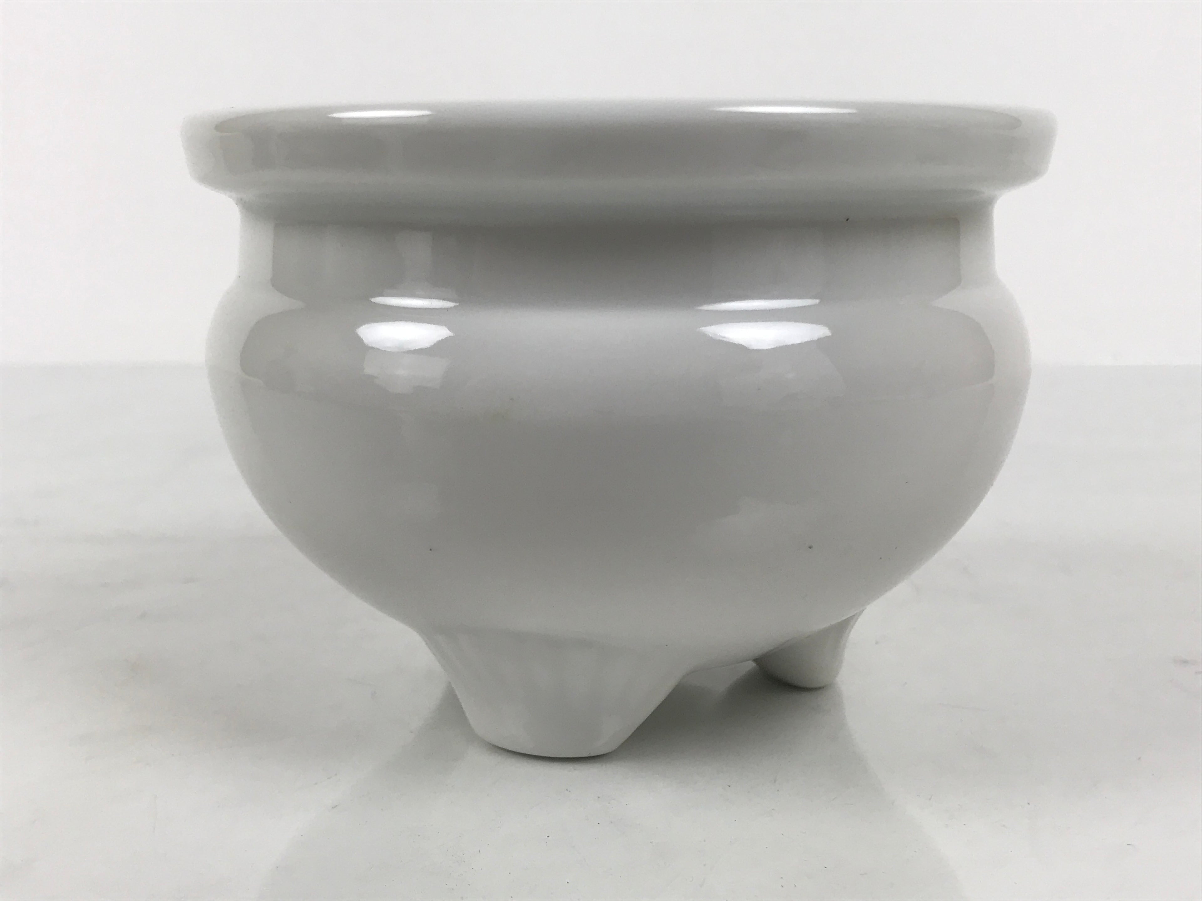 Japanese Buddhist Altar Porcelain Incense Burner Koro Vtg Simple White BA928-OT - Buddhist-chidorivintage.com