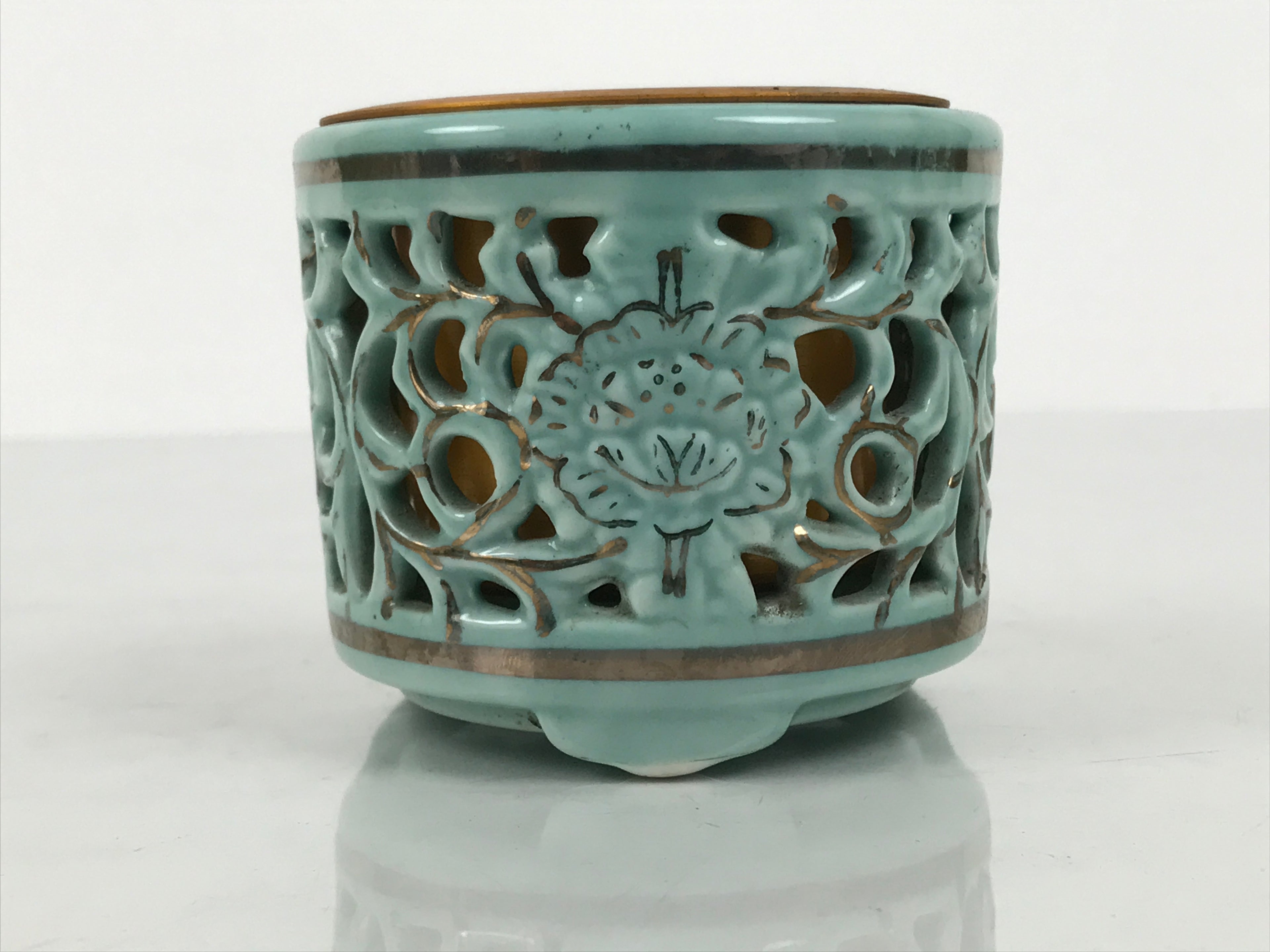 Japanese Buddhist Altar Porcelain Incense Burner Koro Vtg Celadon Blue BA932-OT - Buddhist-chidorivintage.com