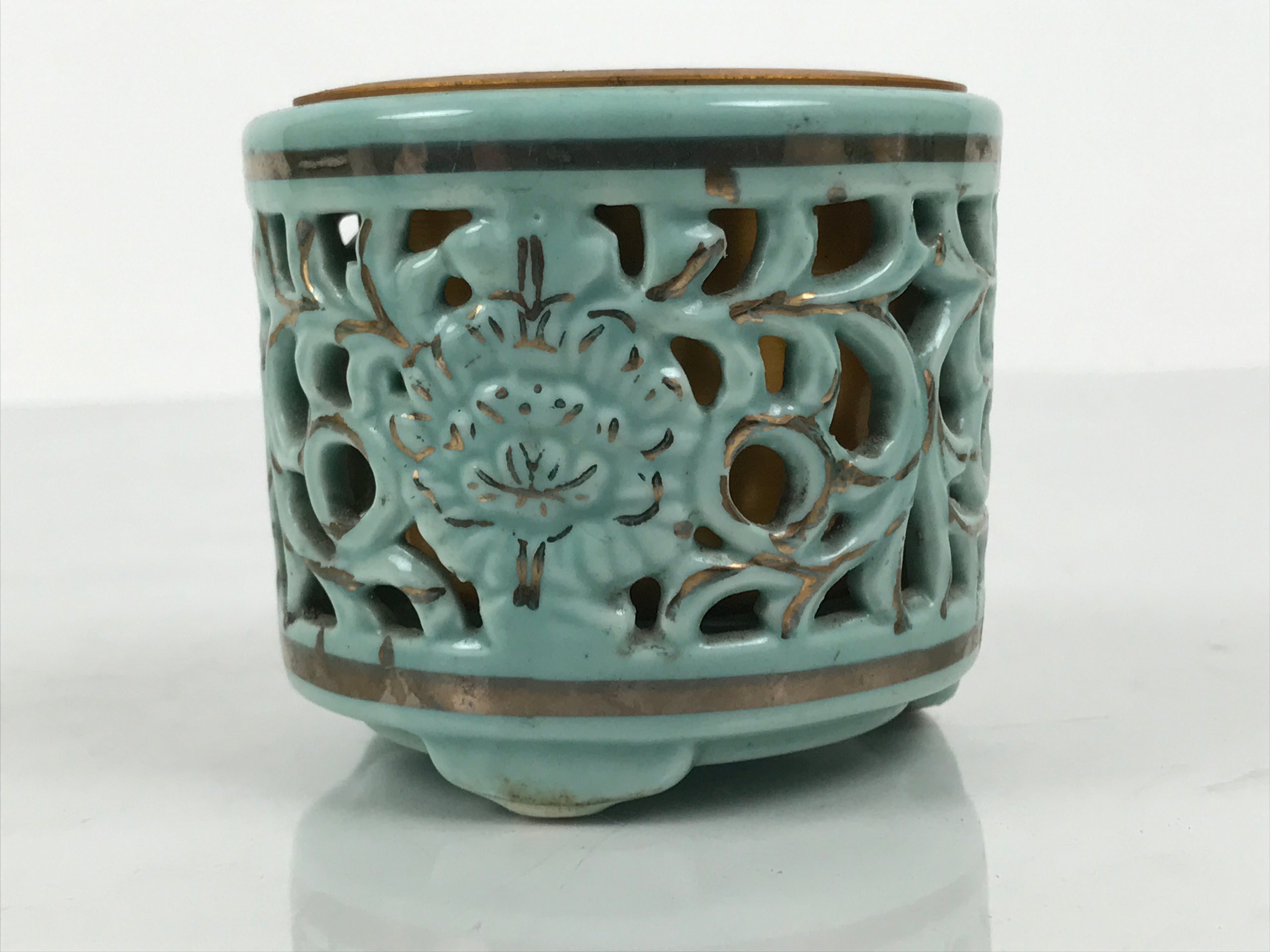 Japanese Buddhist Altar Porcelain Incense Burner Koro Vtg Celadon Blue BA932-OT - Buddhist-chidorivintage.com