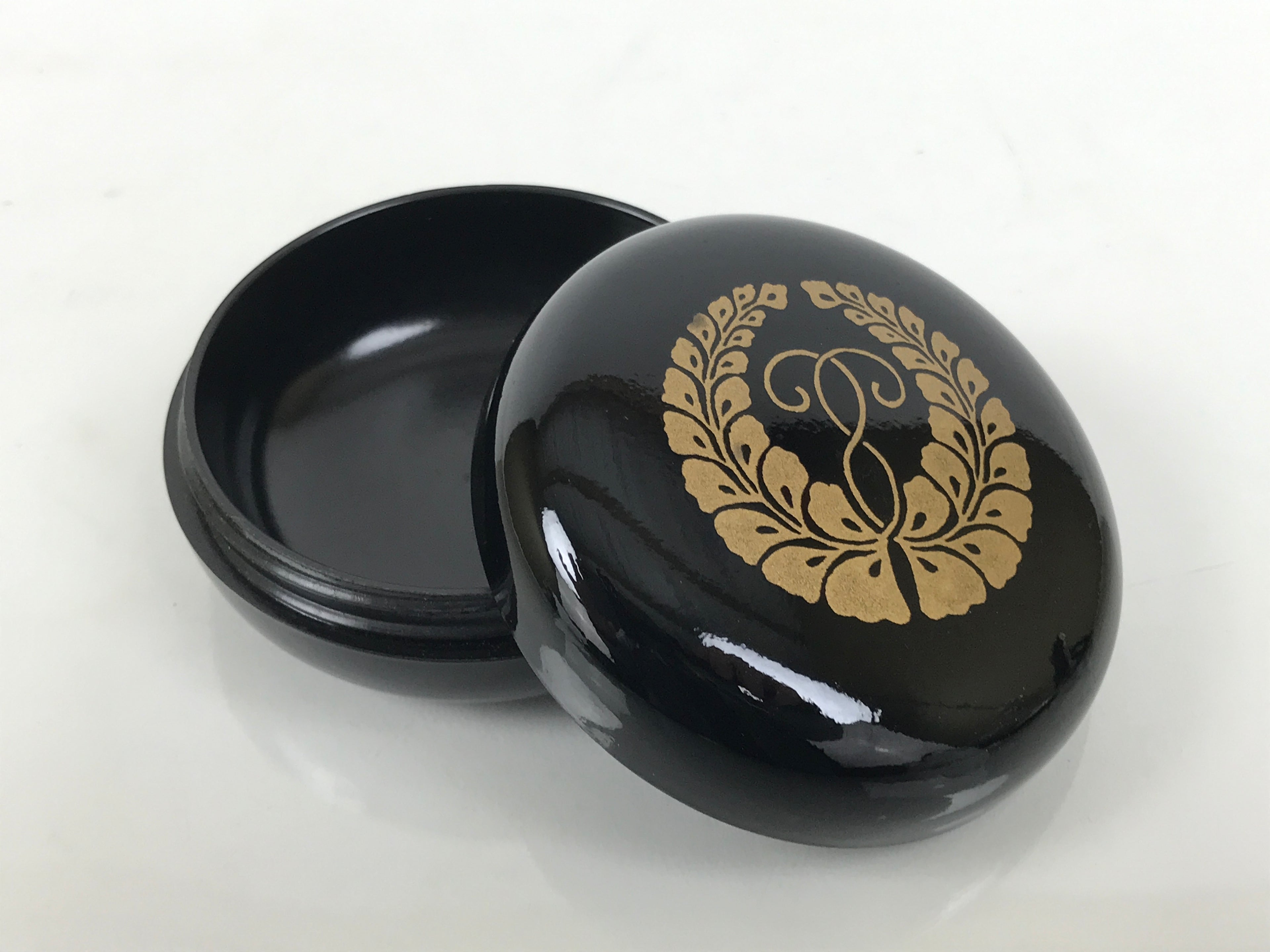 Japanese Buddhist Altar Fitting Resin Incense Container Kogo Black Gold BA940-OT - Buddhist-chidorivintage.com