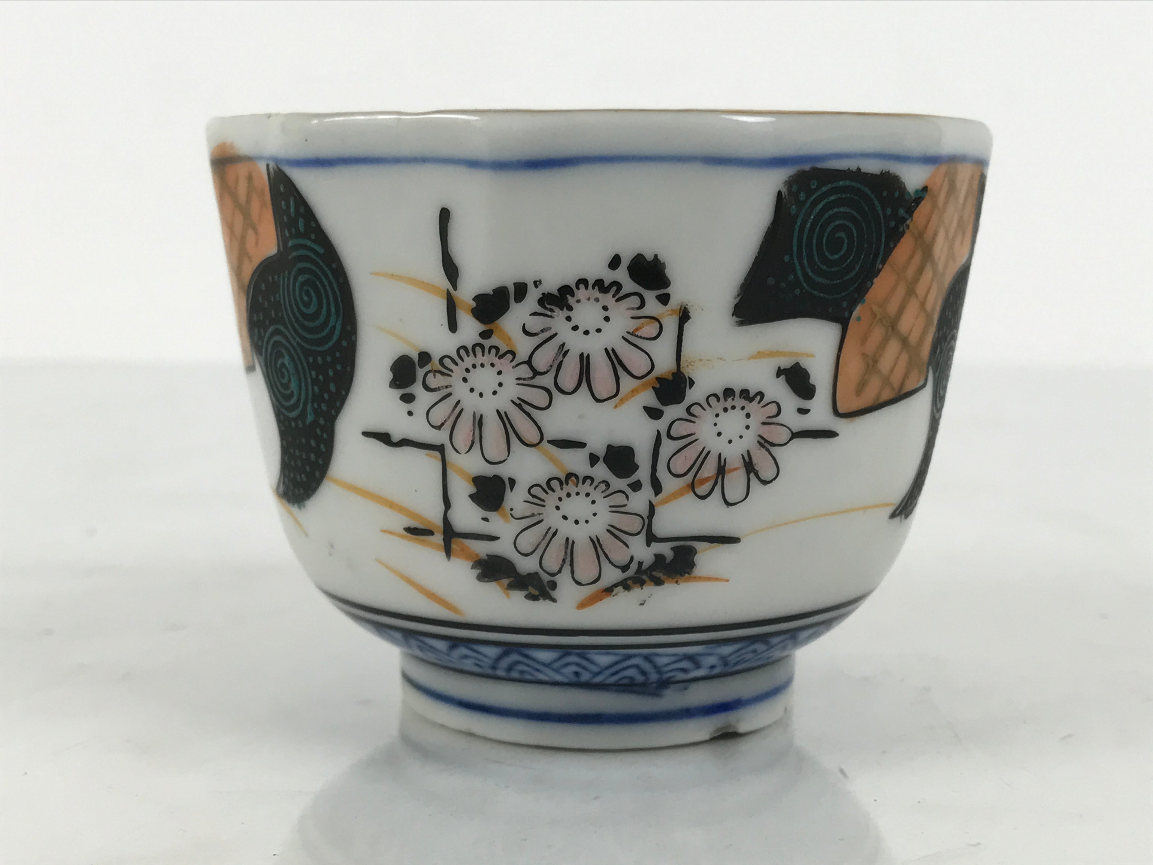 Japanese Kutani Ware Porcelain Yunomi Teacup Sencha White Chrysanthemum TC632-KT - Teacup-chidorivintage.com