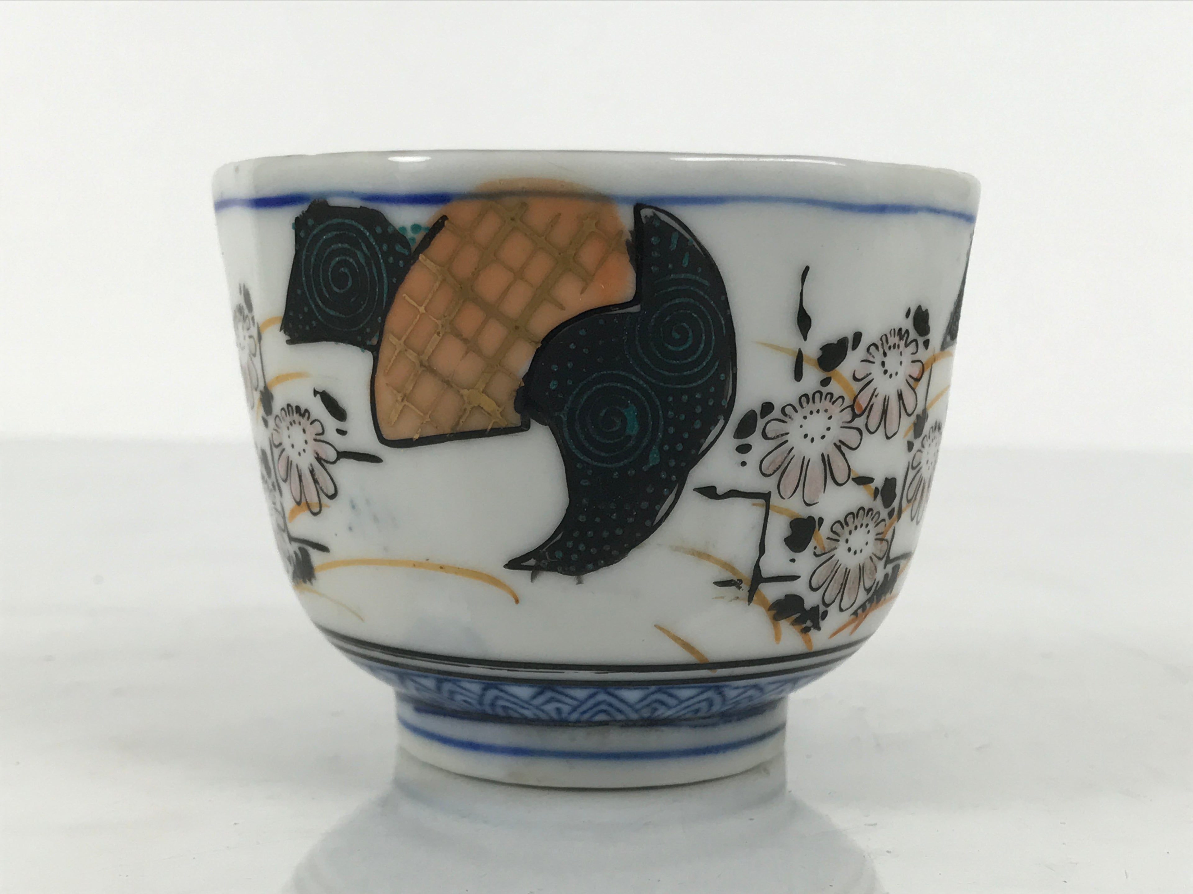 Japanese Kutani Ware Porcelain Yunomi Teacup Sencha White Chrysanthemum TC632-KT - Teacup-chidorivintage.com