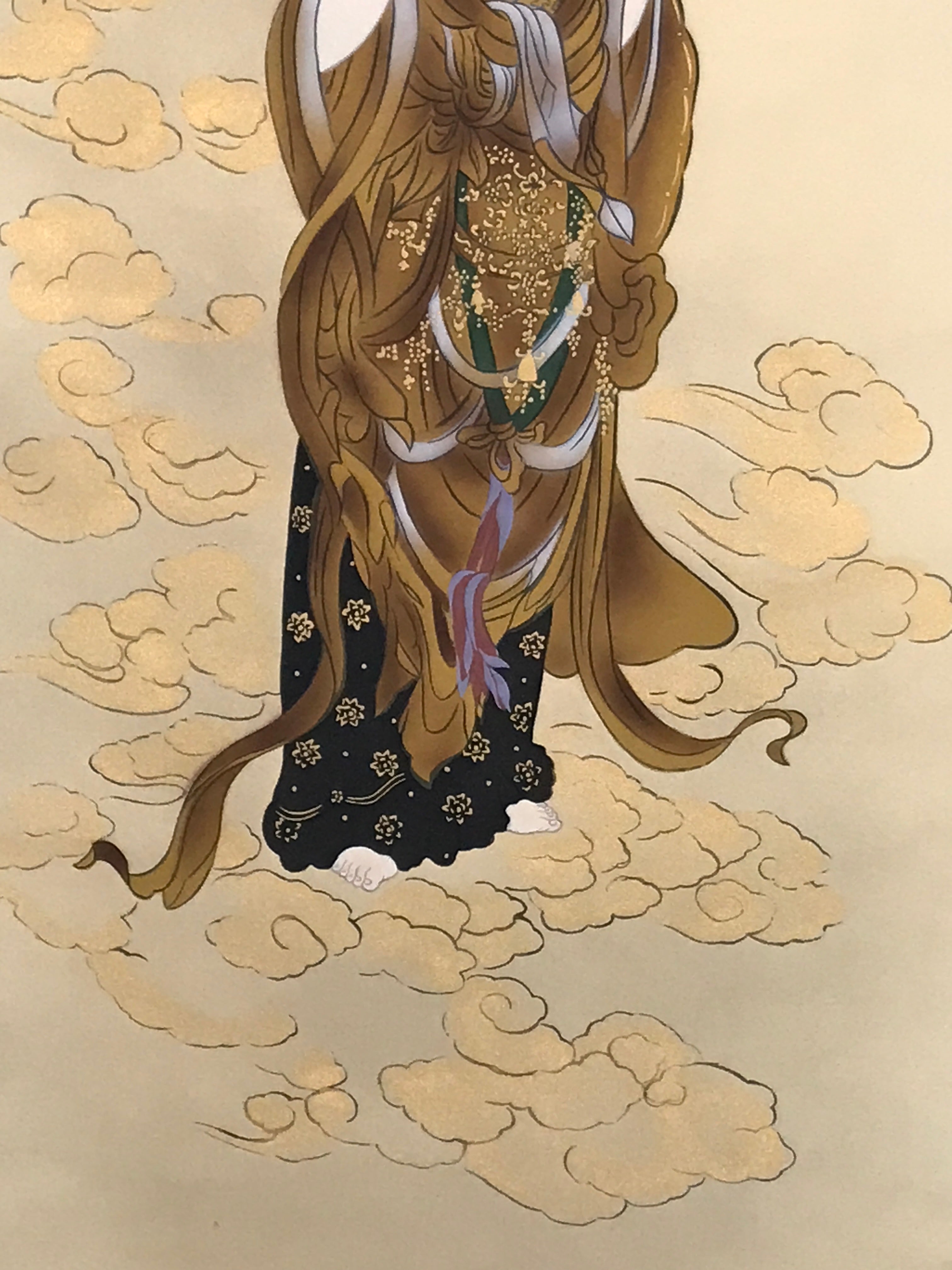 Japanese Hanging Scroll Kakejiku Vtg Kannon Above Clouds Buddhist Portrait KJ203-AD - Scroll-chidorivintage.com