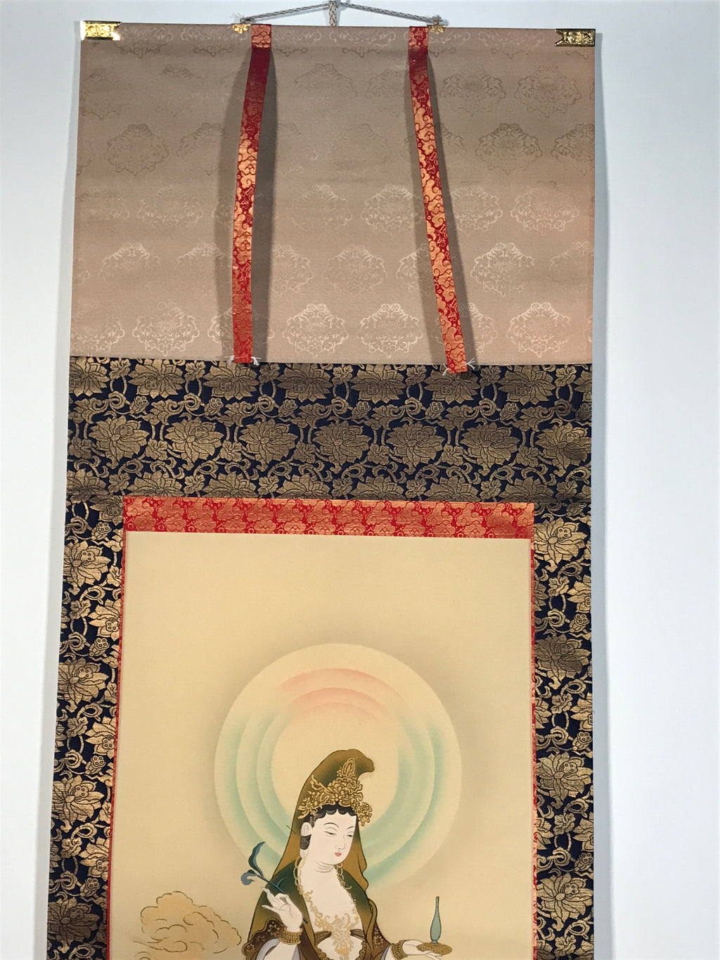 Japanese Hanging Scroll Kakejiku Vtg Kannon Above Clouds Buddhist Portrait KJ203-AD - Scroll-chidorivintage.com