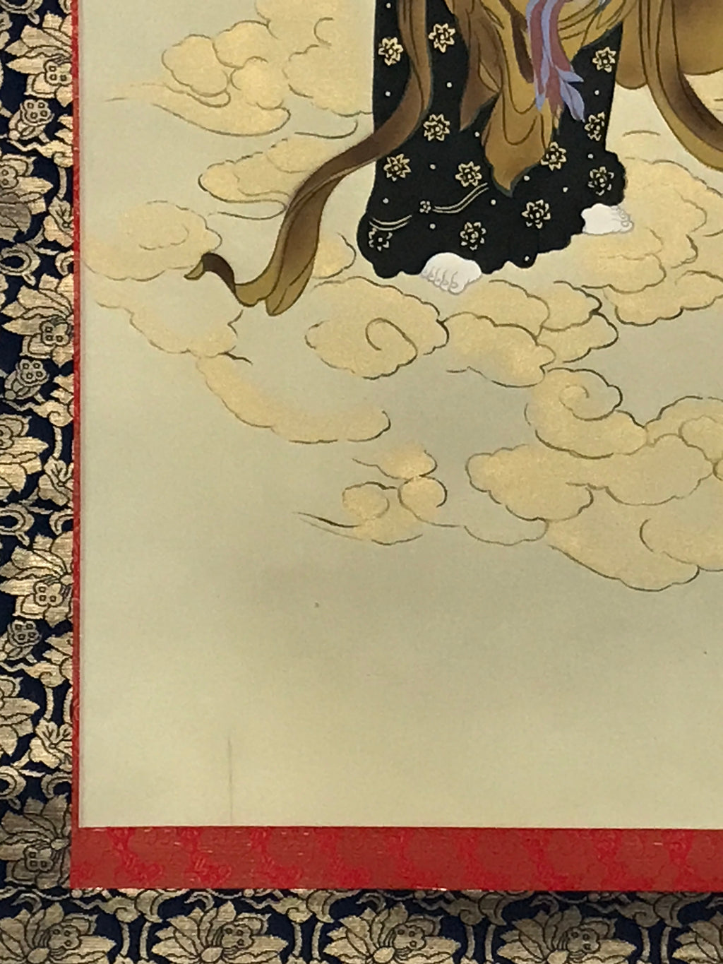 Japanese Hanging Scroll Kakejiku Vtg Kannon Above Clouds Buddhist Portrait KJ203-AD - Scroll-chidorivintage.com