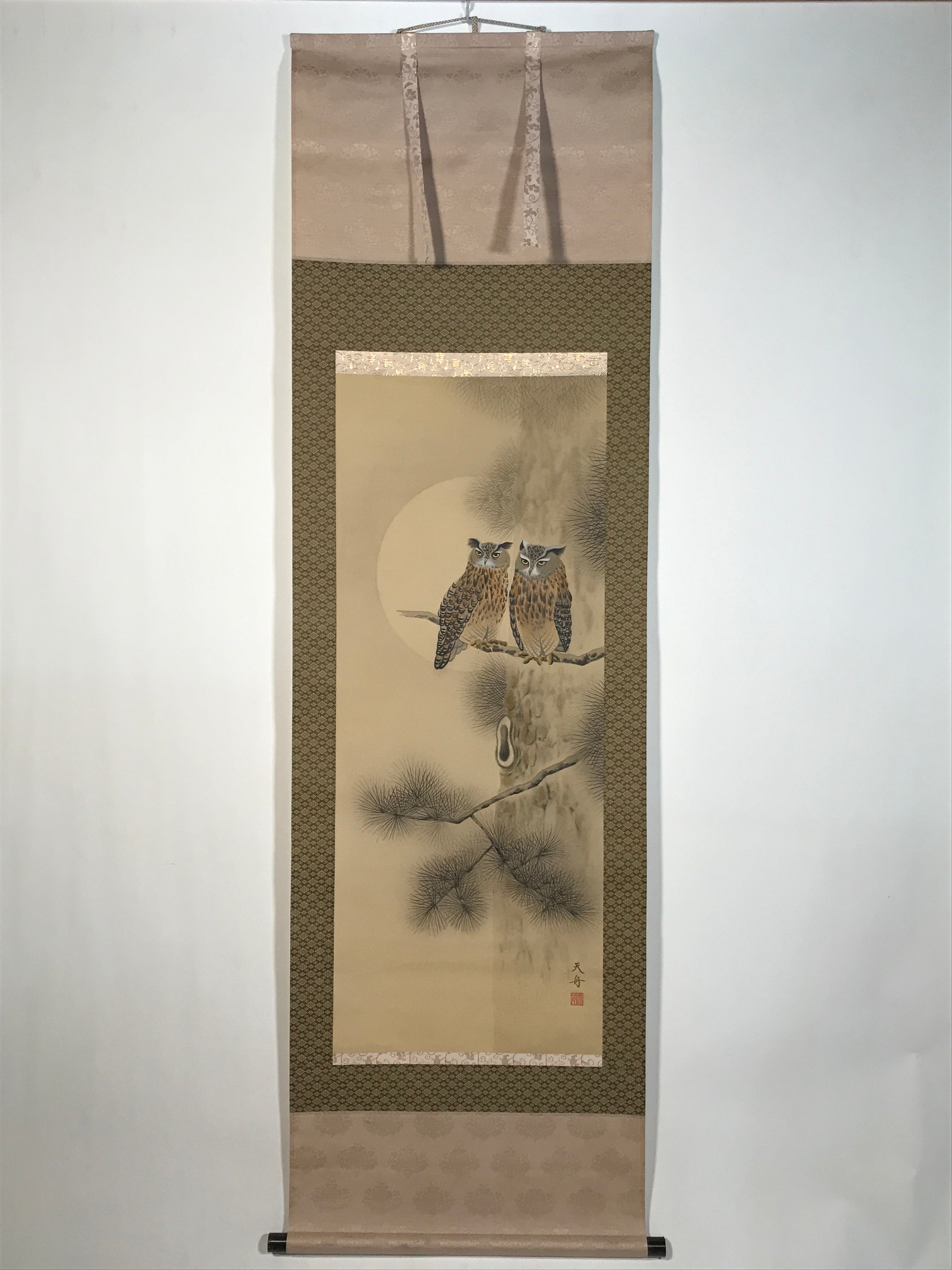 Japanese Hanging Scroll Kakejiku Vtg Two Owls Pine Tree Moonlight Color KJ206-AD - Scroll-chidorivintage.com