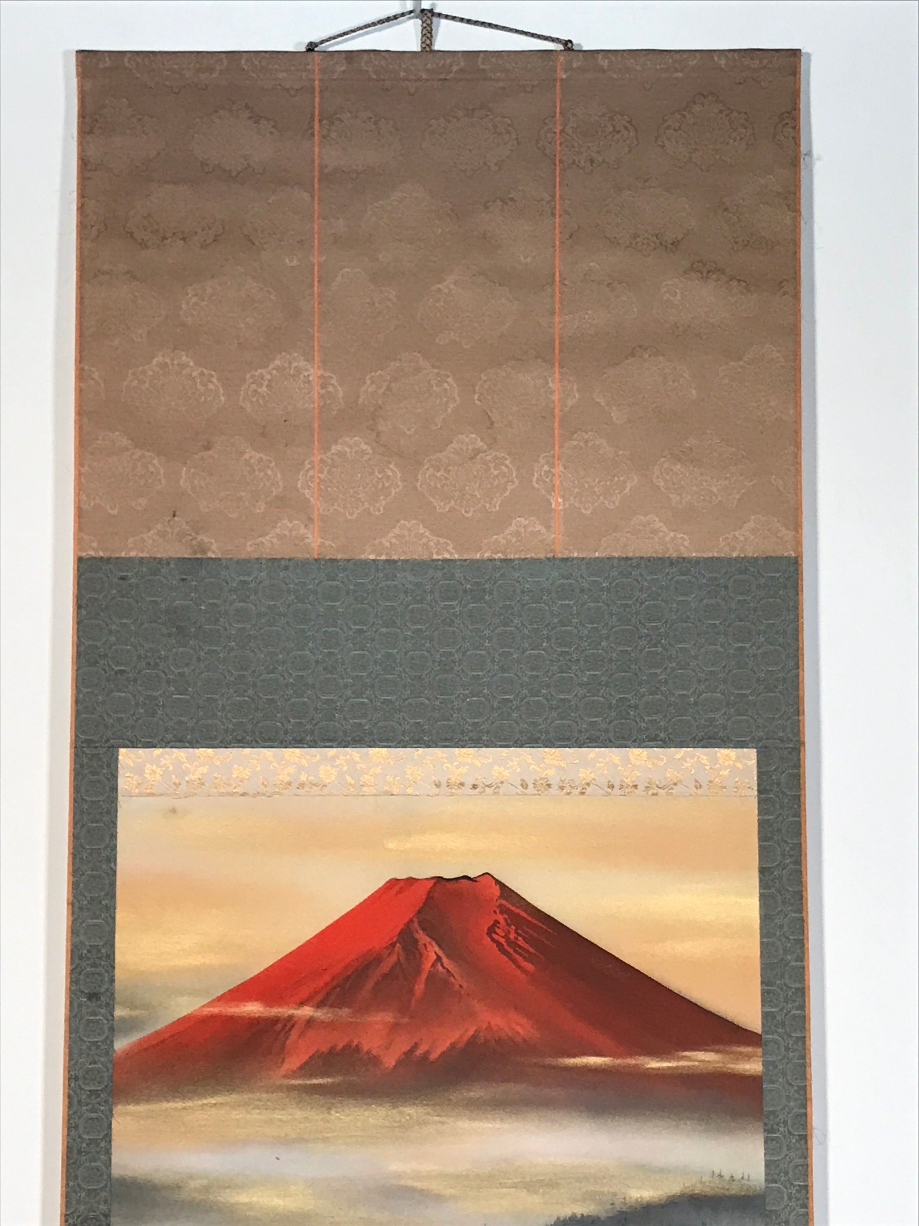 Japanese Hanging Scroll Kakejiku Vtg Red Mt Fuji Akafuji Clouds Color KJ208-AD - Scroll-chidorivintage.com