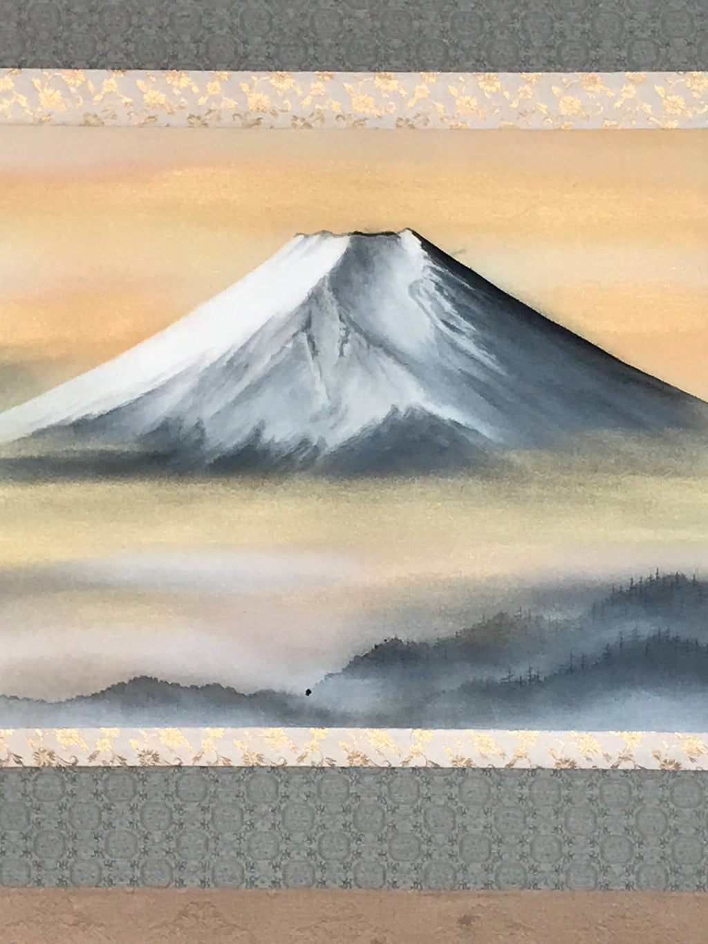 Japanese Hanging Scroll Kakejiku Vtg Mt Fuji Clouds Snow Monotone Color KJ216-AD - Scroll-chidorivintage.com