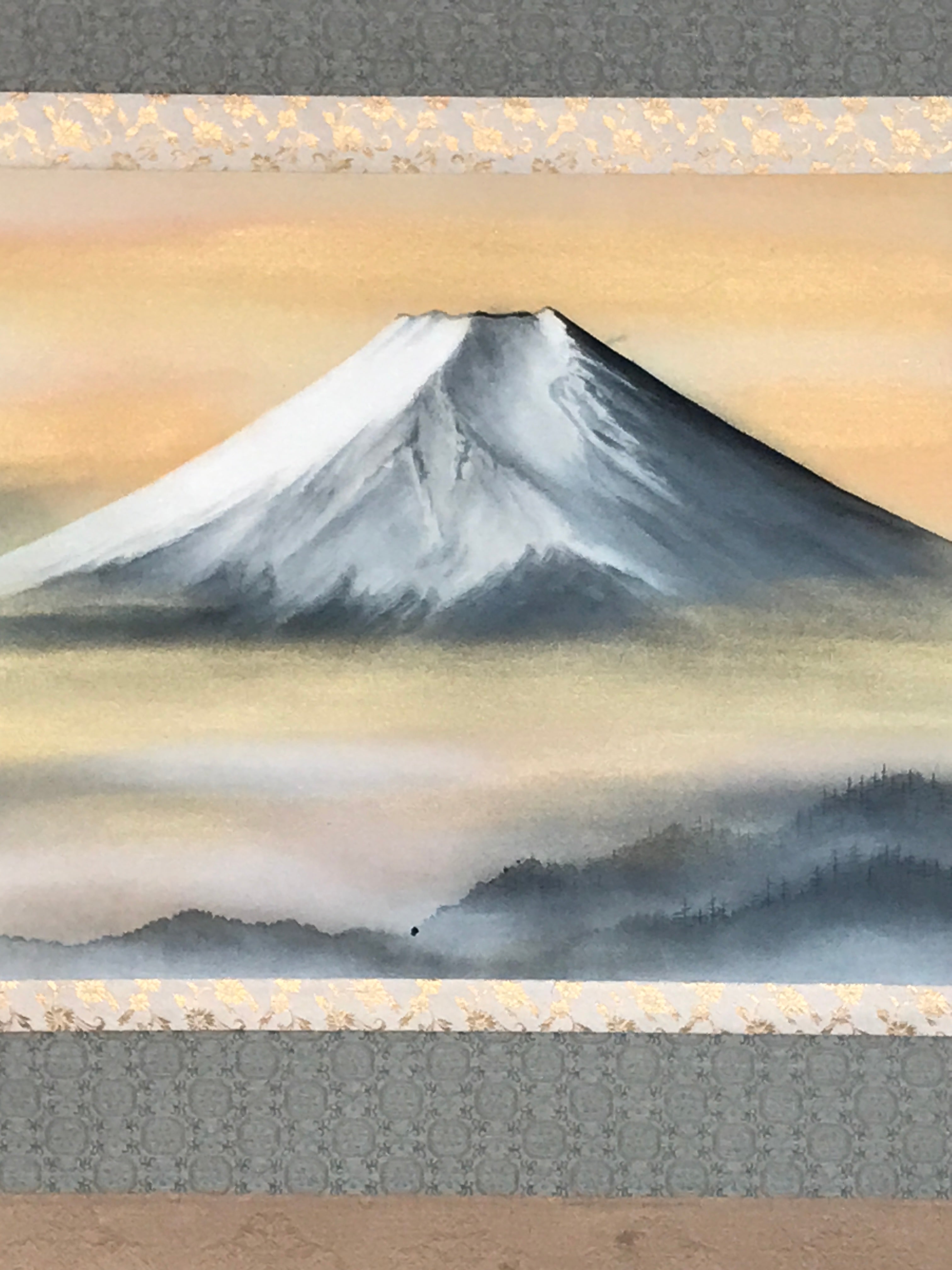 Japanese Hanging Scroll Kakejiku Vtg Mt Fuji Clouds Snow Monotone Color KJ216-AD - Scroll-chidorivintage.com