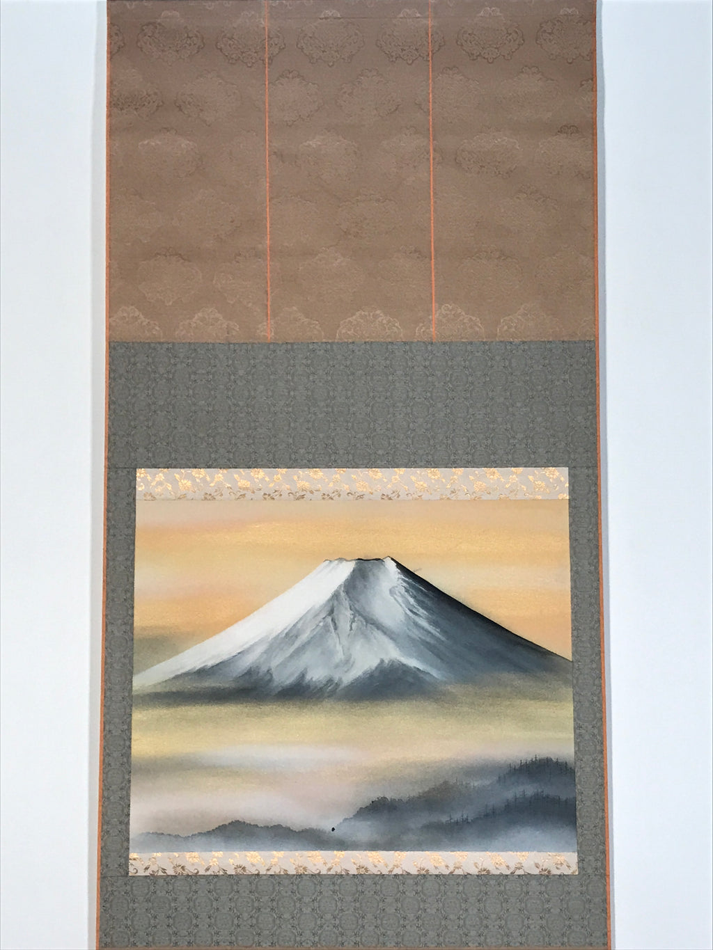Japanese Hanging Scroll Kakejiku Vtg Mt Fuji Clouds Snow Monotone Color KJ216-AD - Scroll-chidorivintage.com