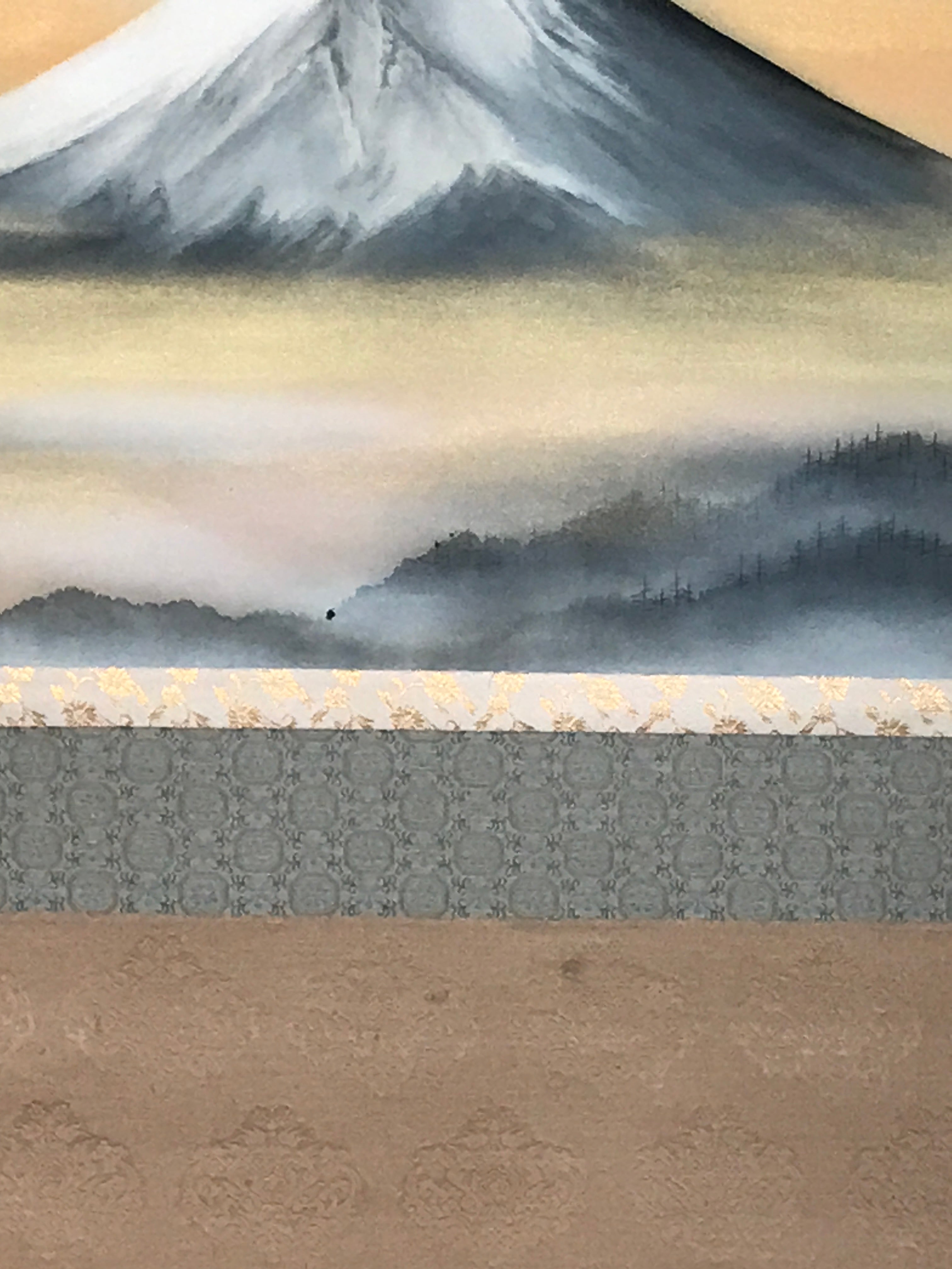 Japanese Hanging Scroll Kakejiku Vtg Mt Fuji Clouds Snow Monotone Color KJ216-AD - Scroll-chidorivintage.com