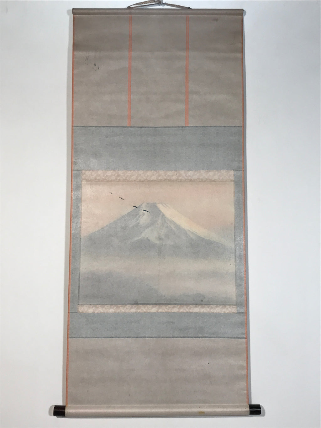 Japanese Hanging Scroll Kakejiku Vtg Mt Fuji Clouds Snow Monotone Color KJ216-AD - Scroll-chidorivintage.com