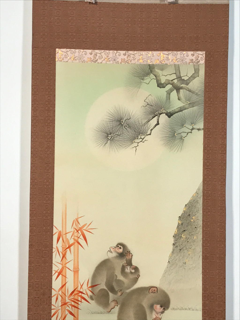 Japanese Hanging Scroll Kakejiku Vtg 3 Monkeys Bamboo Pine Plum Color KJ217-AD - Scroll-chidorivintage.com