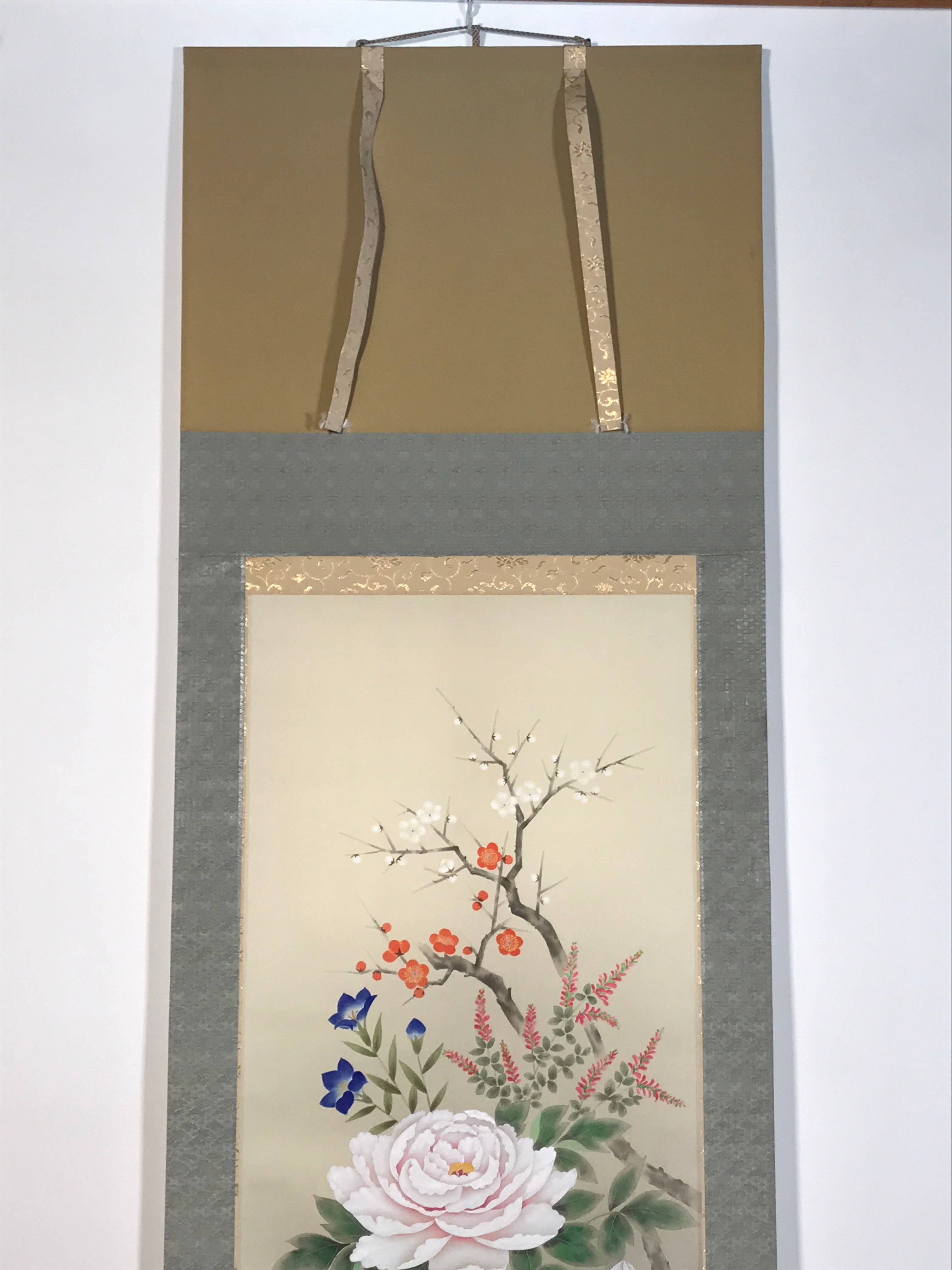 Japanese Hanging Scroll Kakejiku Vtg Sparrows Peony Chrysanthemum Flowers KJ219-AD - Scroll-chidorivintage.com