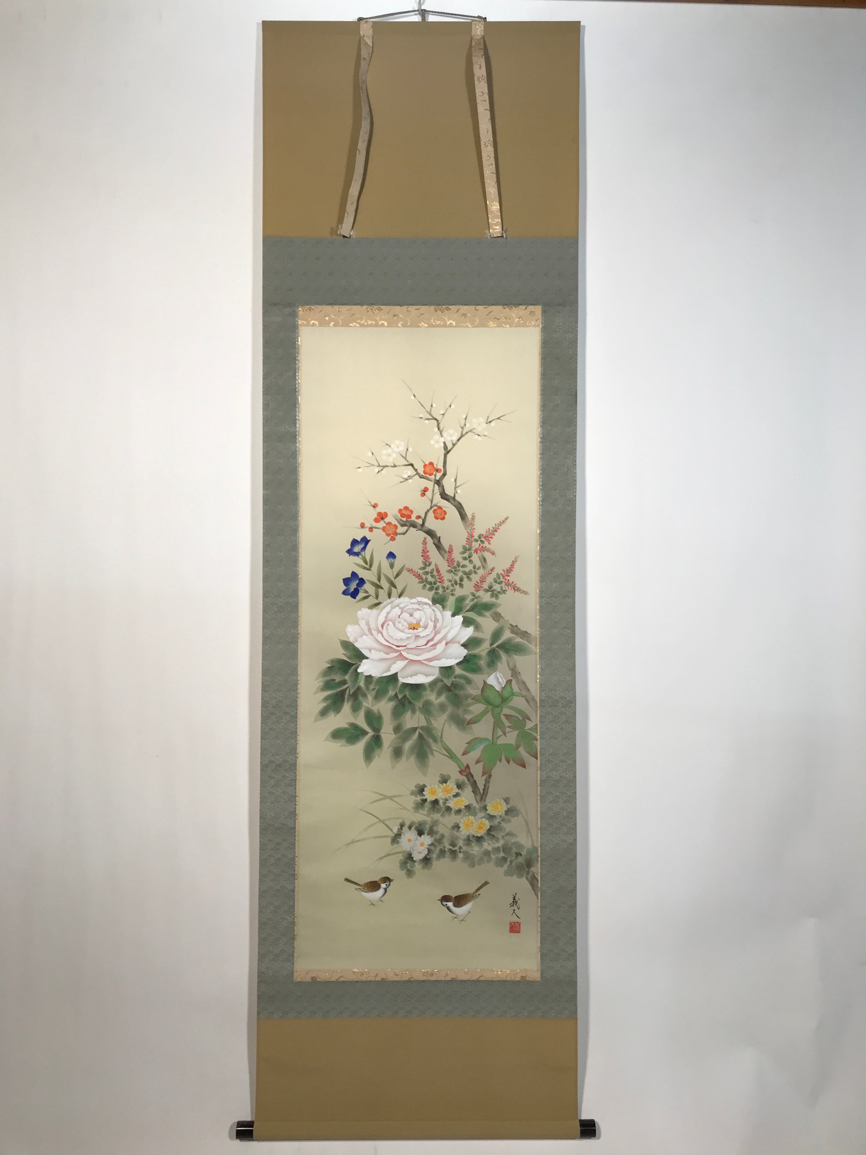 Japanese Hanging Scroll Kakejiku Vtg Sparrows Peony Chrysanthemum Flowers KJ219-AD - Scroll-chidorivintage.com
