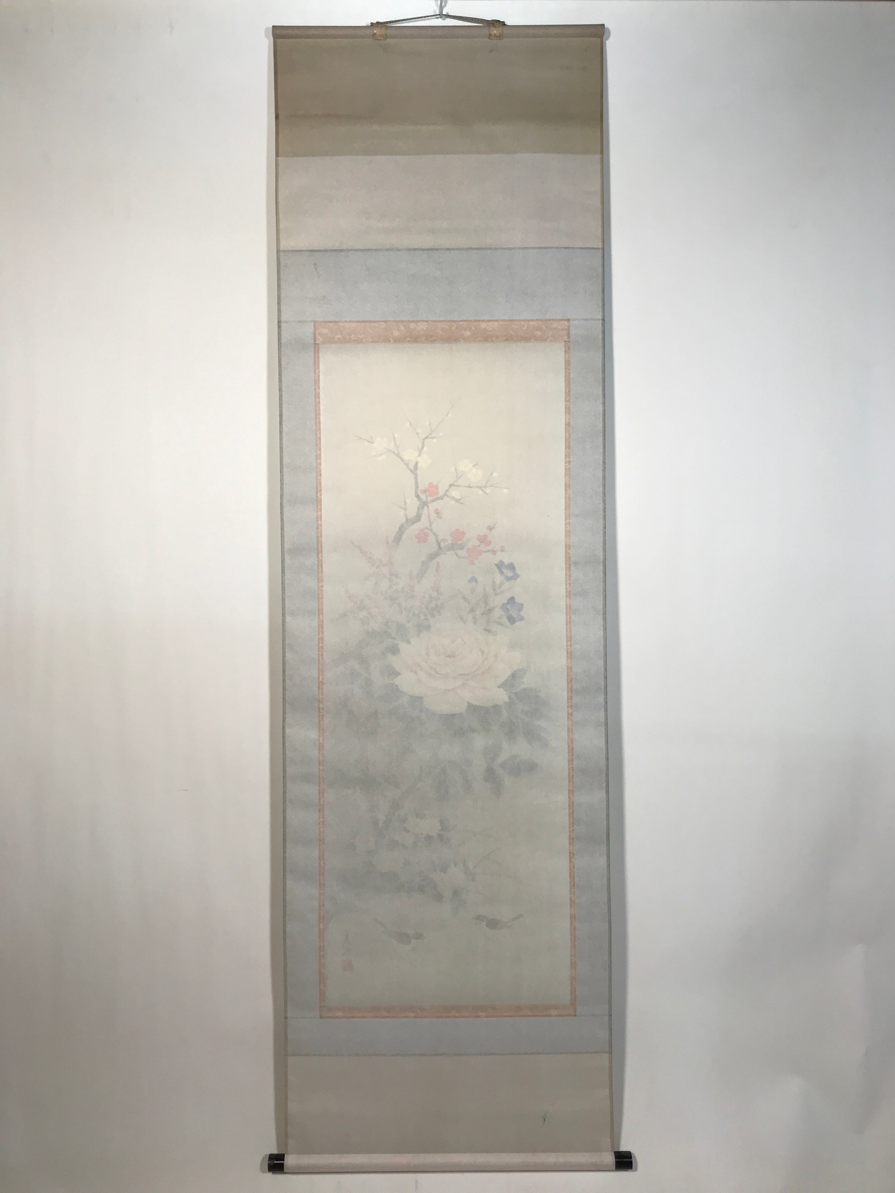 Japanese Hanging Scroll Kakejiku Vtg Sparrows Peony Chrysanthemum Flowers KJ219-AD - Scroll-chidorivintage.com