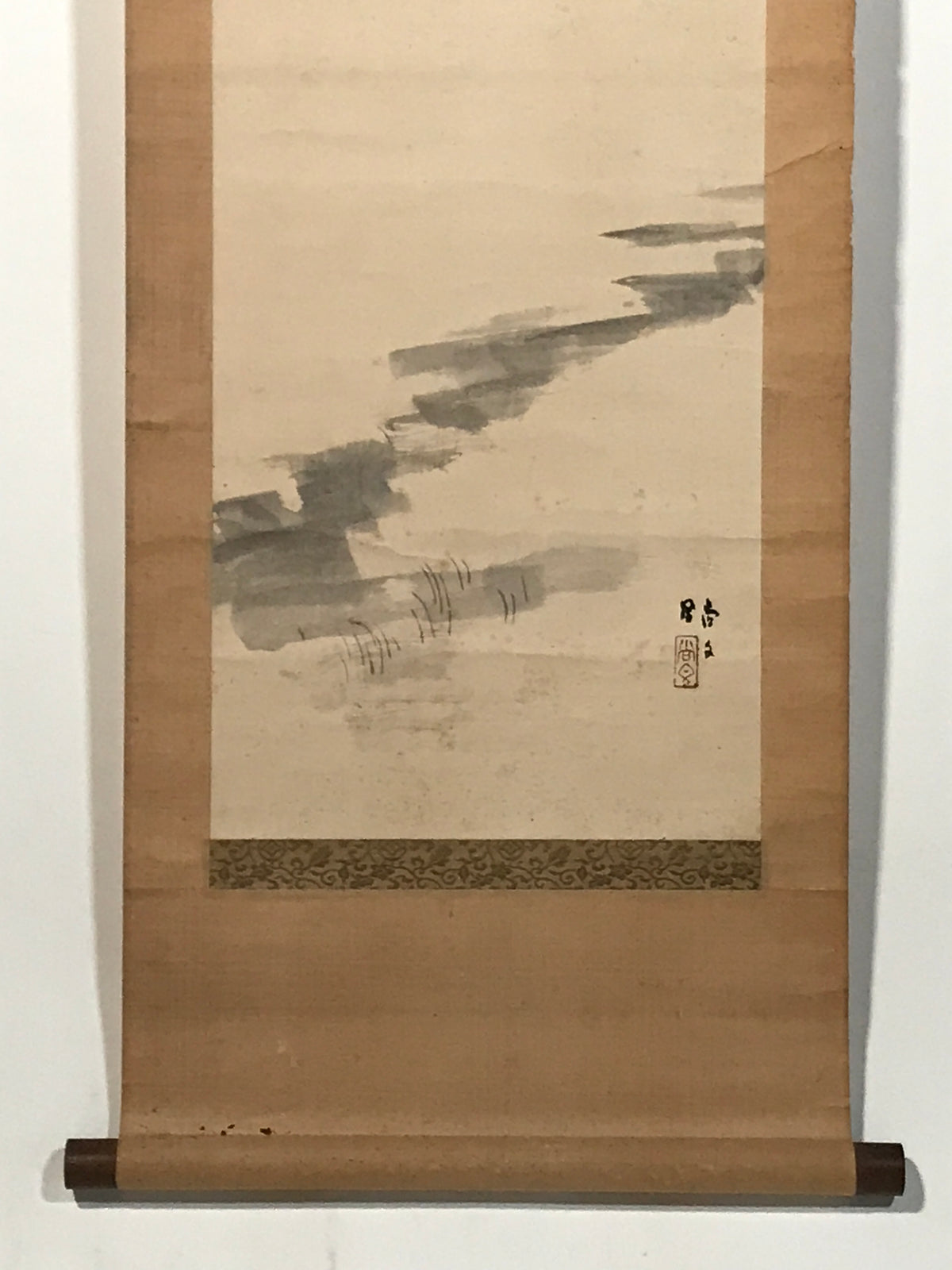 Japanese Hanging Scroll Kakejiku Vtg Man Walking Storm Landscape Black Ink KJ242-AD - Scroll-chidorivintage.com