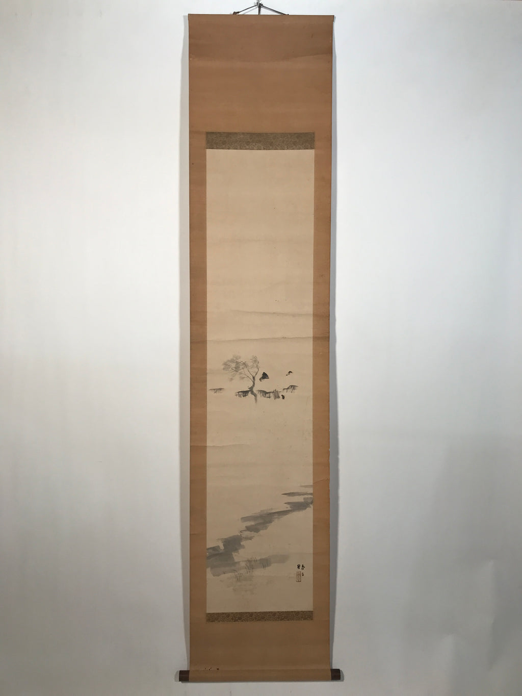 Japanese Hanging Scroll Kakejiku Vtg Man Walking Storm Landscape Black Ink KJ242-AD - Scroll-chidorivintage.com