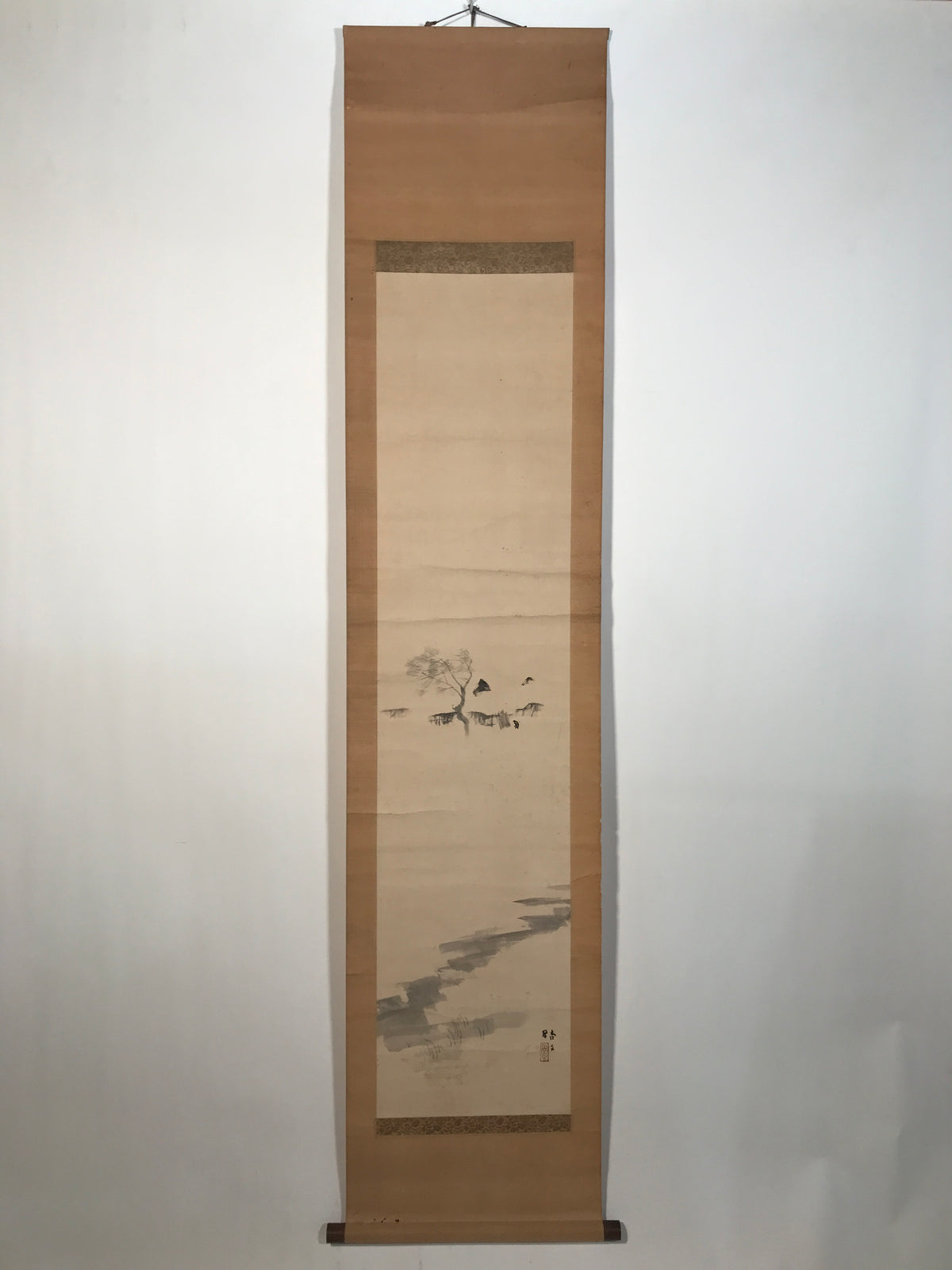 Japanese Hanging Scroll Kakejiku Vtg Man Walking Storm Landscape Black Ink KJ242-AD - Scroll-chidorivintage.com