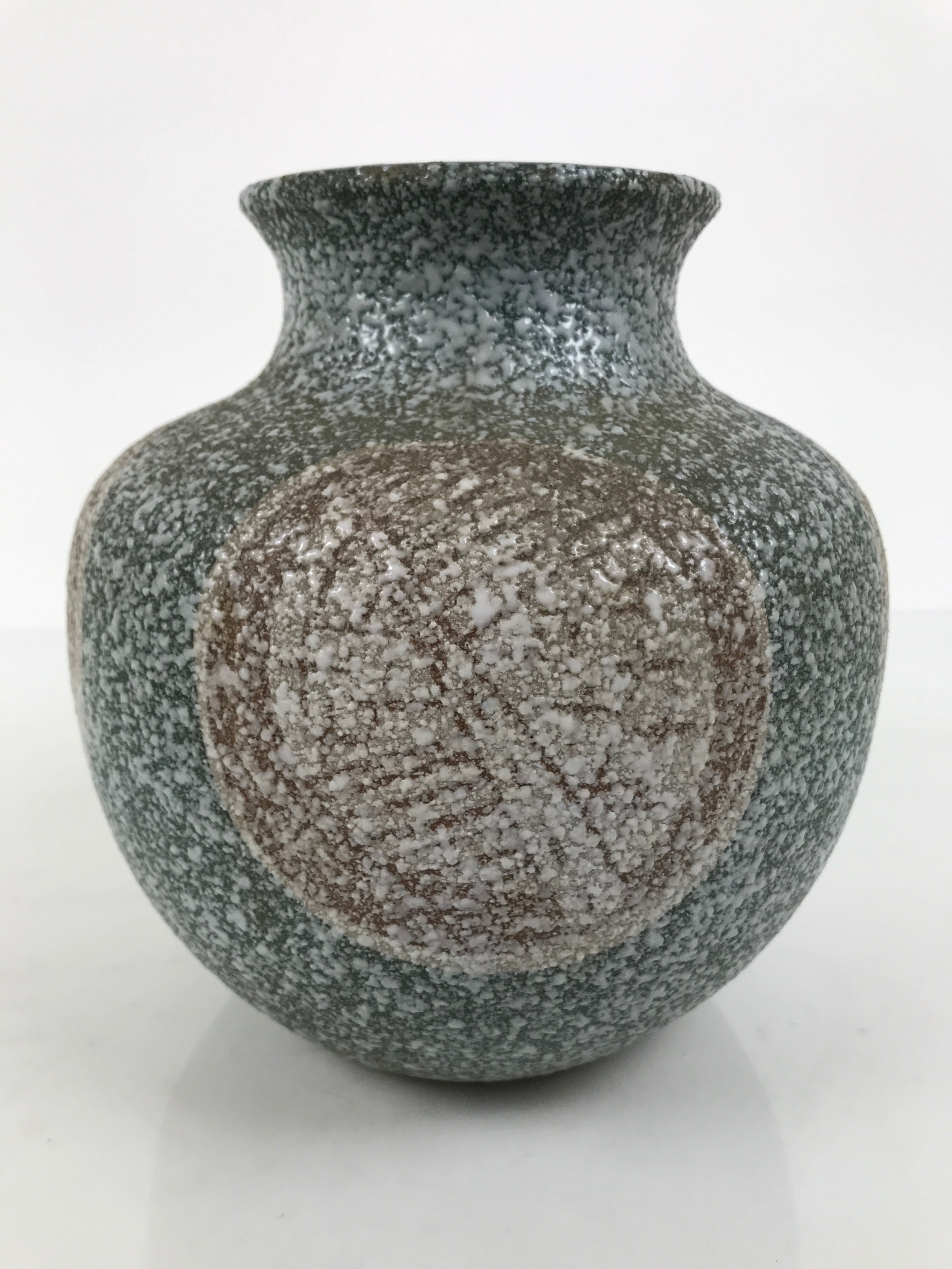 Japanese Ceramic Flower Vase Vtg Ikebana Kabin Round Green Brown White FK251-KT - Vase-chidorivintage.com