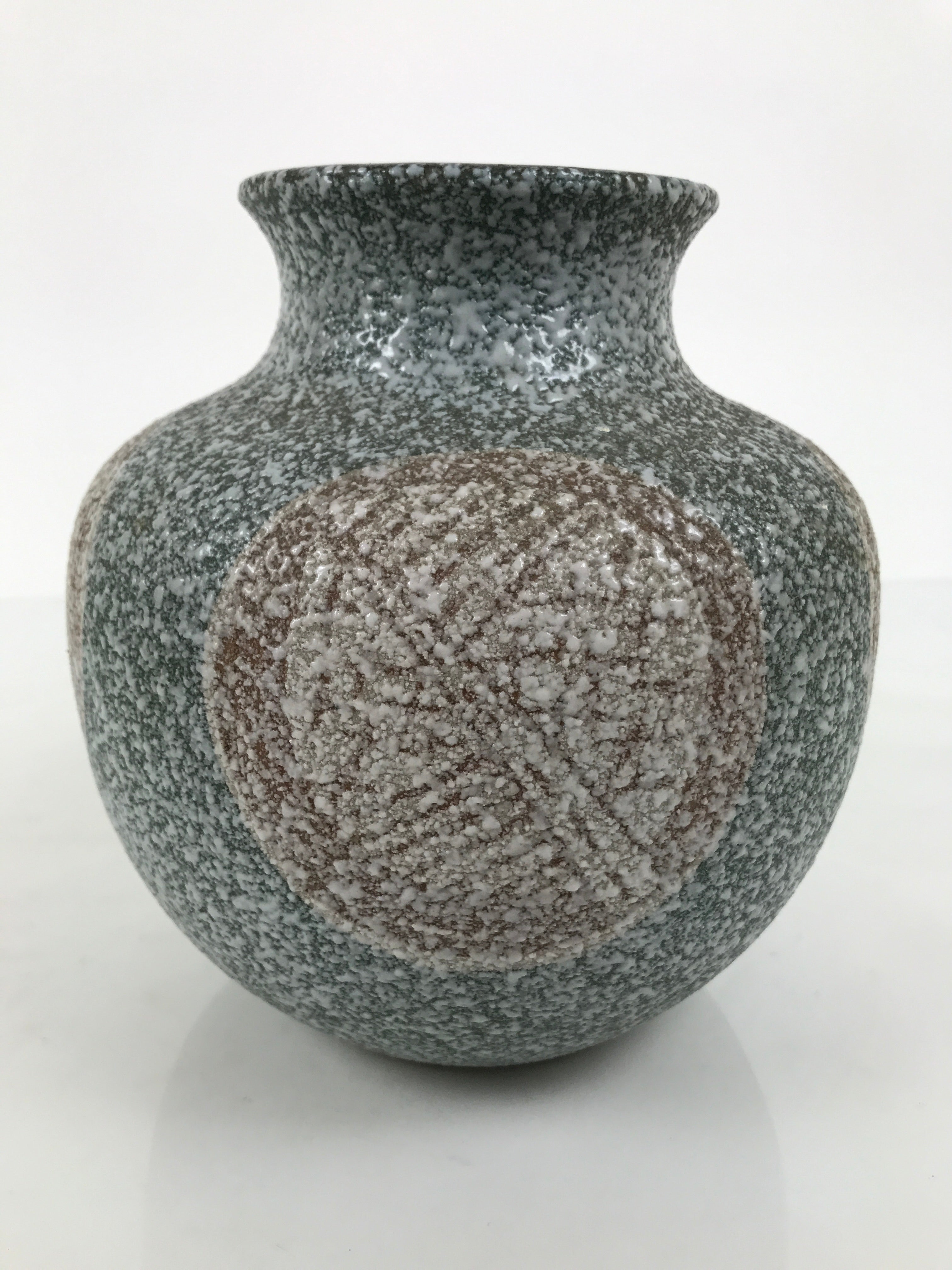 Japanese Ceramic Flower Vase Vtg Ikebana Kabin Round Green Brown White FK251-KT - Vase-chidorivintage.com