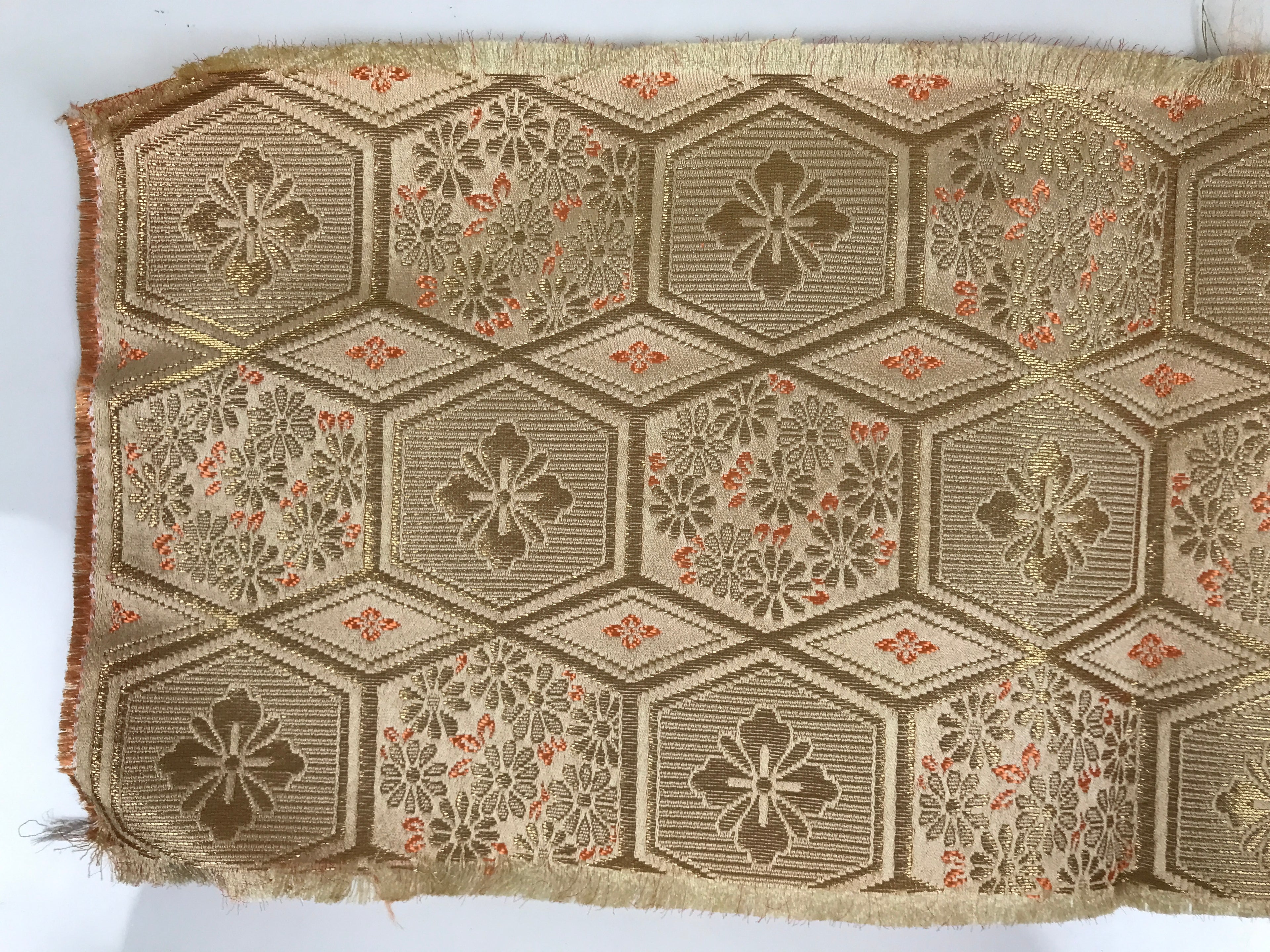 Japanese Buddhist Altar Table Silk Cloth Cover Vtg Kyozukue Peach Gold BA985-OT - Buddhist-chidorivintage.com