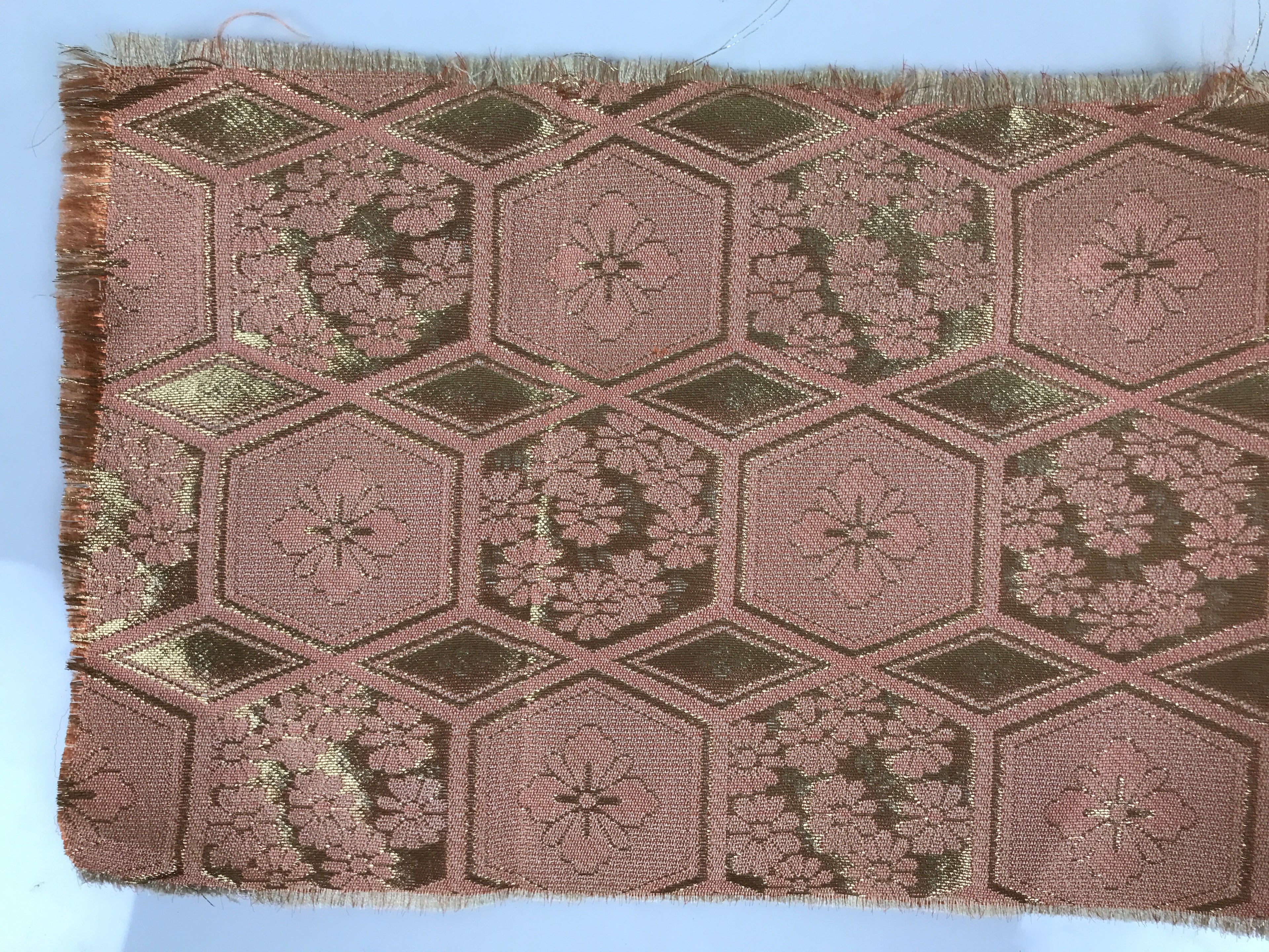 Japanese Buddhist Altar Table Silk Cloth Cover Vtg Kyozukue Peach Gold BA985-OT - Buddhist-chidorivintage.com